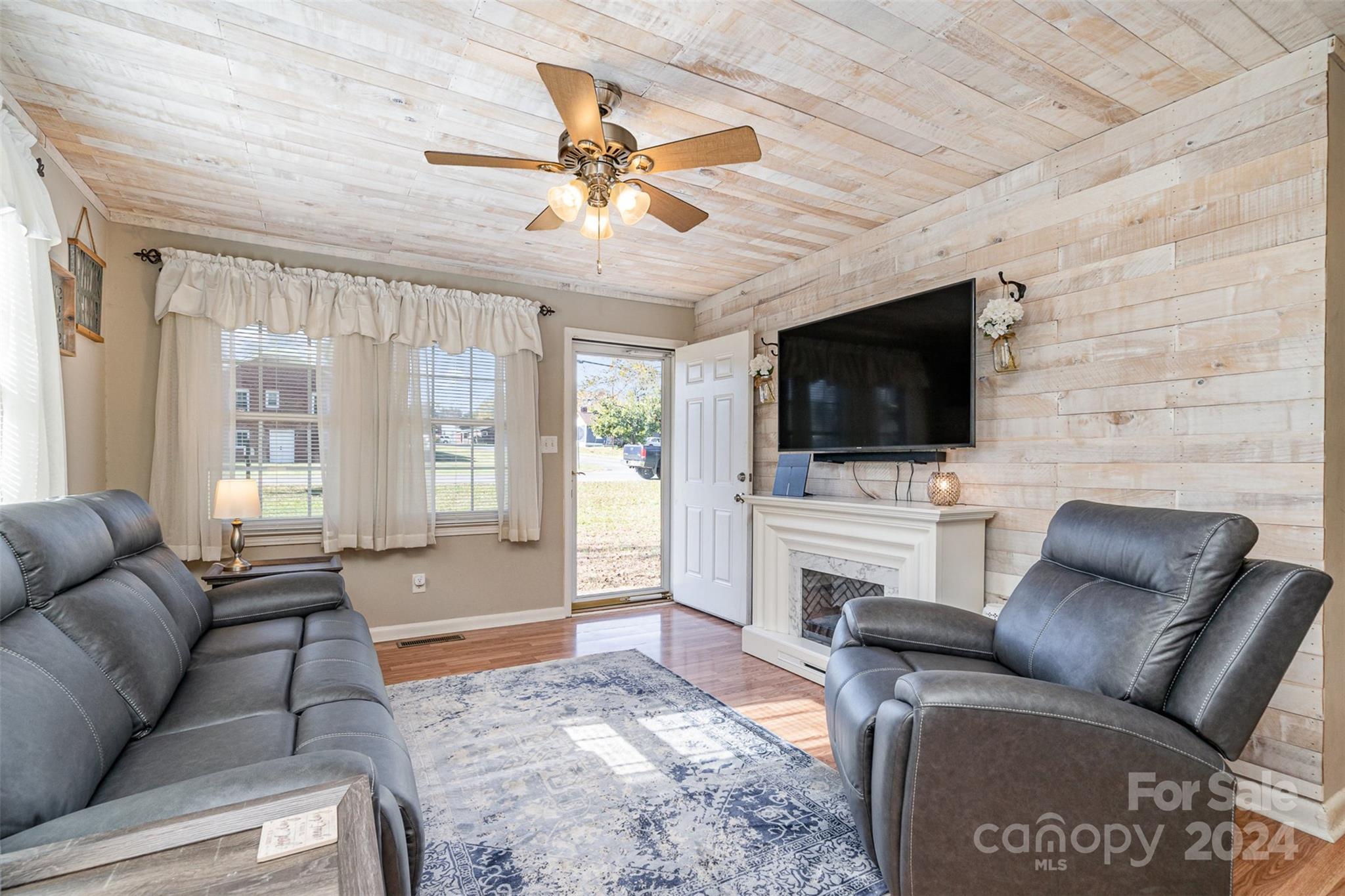 206 Winona Avenue Property Photo 8
