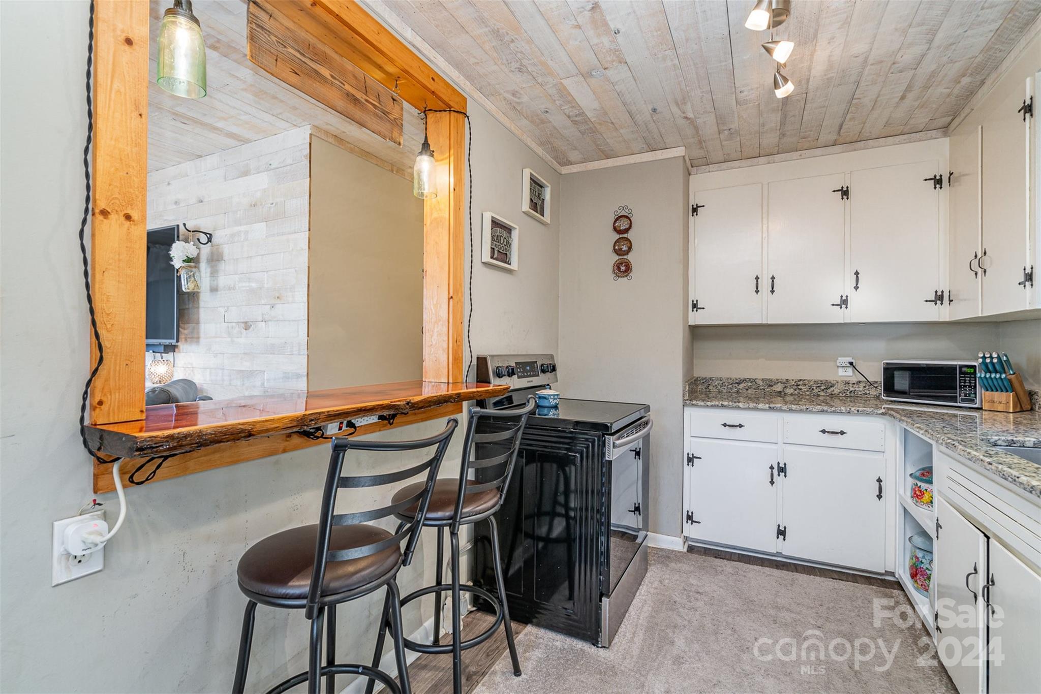 206 Winona Avenue Property Photo 12