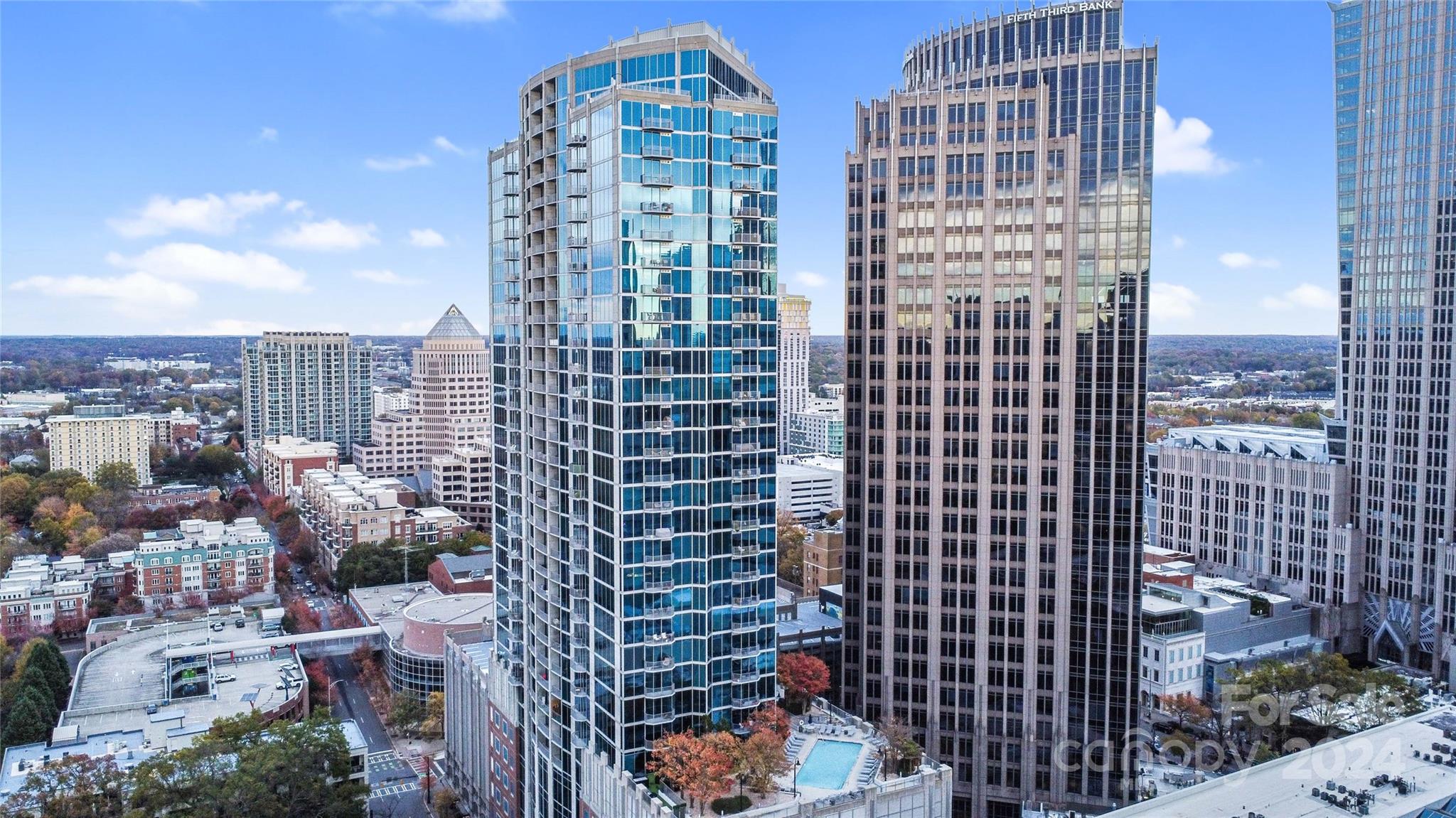 Avenue Condominiums Real Estate Listings Main Image
