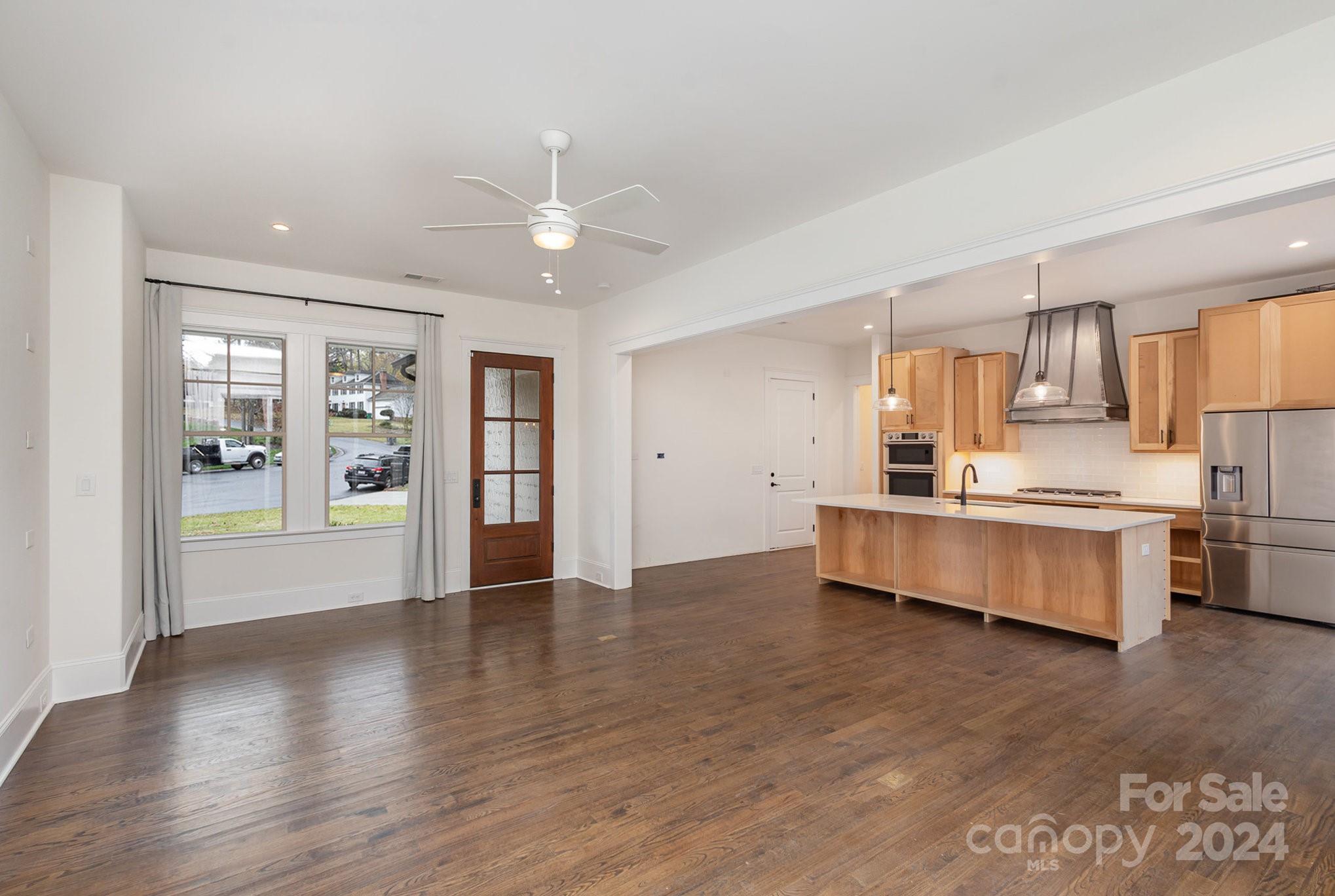 1902 Windlock Drive Property Photo 2