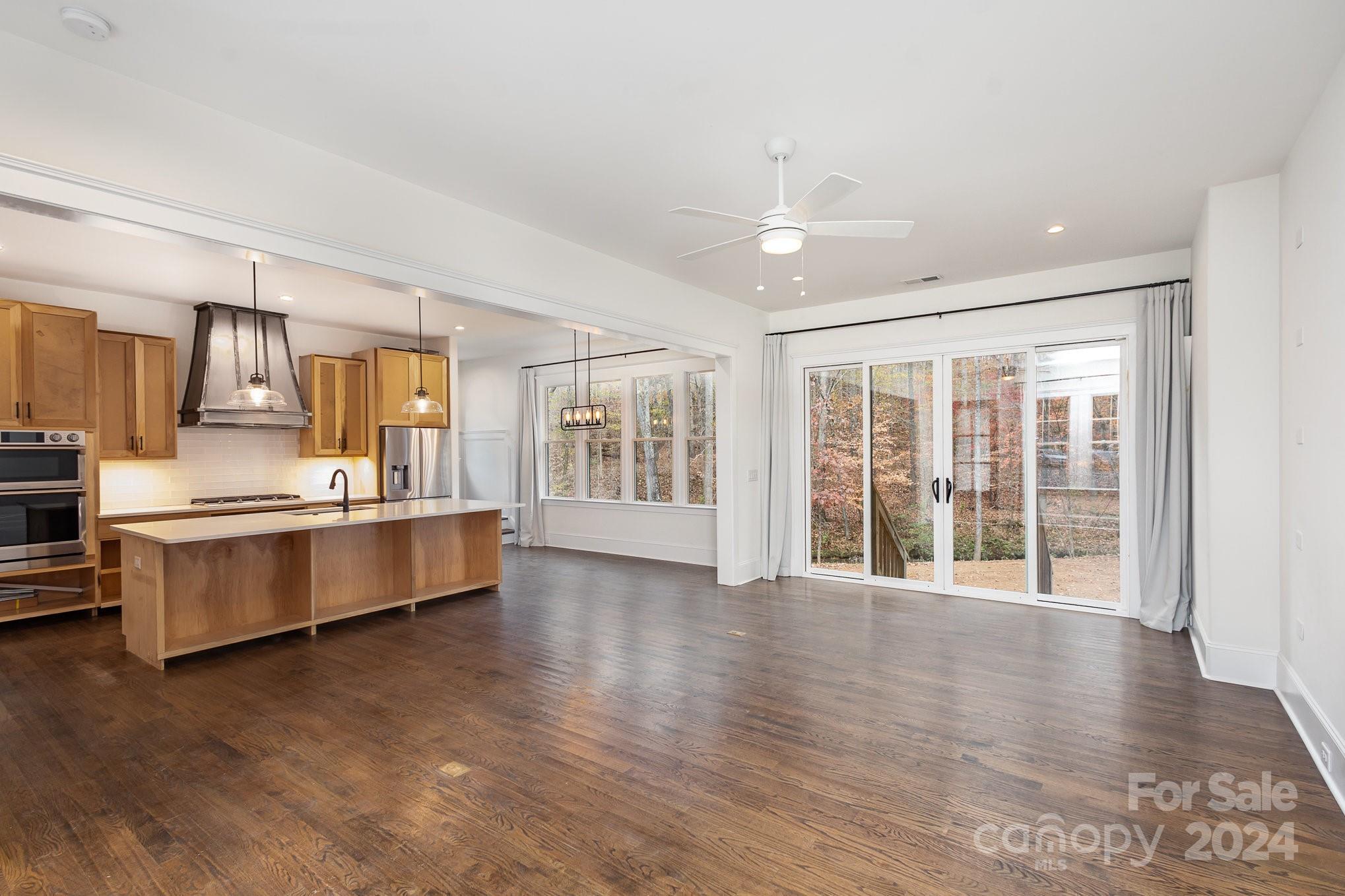1902 Windlock Drive Property Photo 3