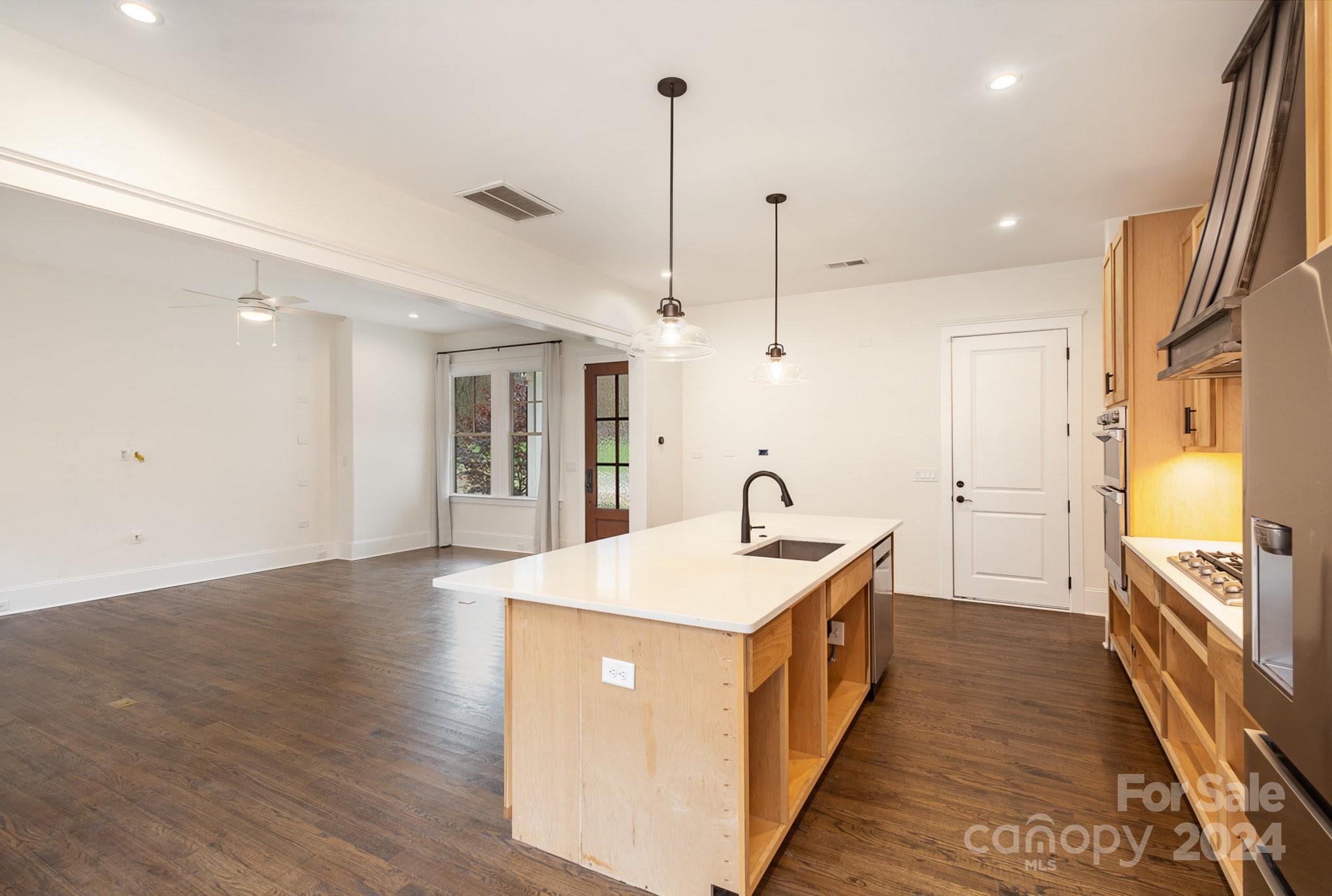 1902 Windlock Drive Property Photo 7