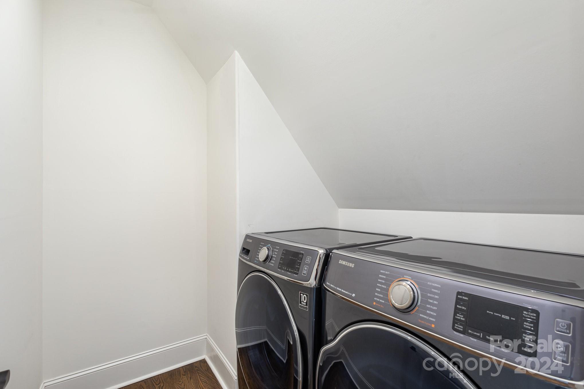 1902 Windlock Drive Property Photo 11