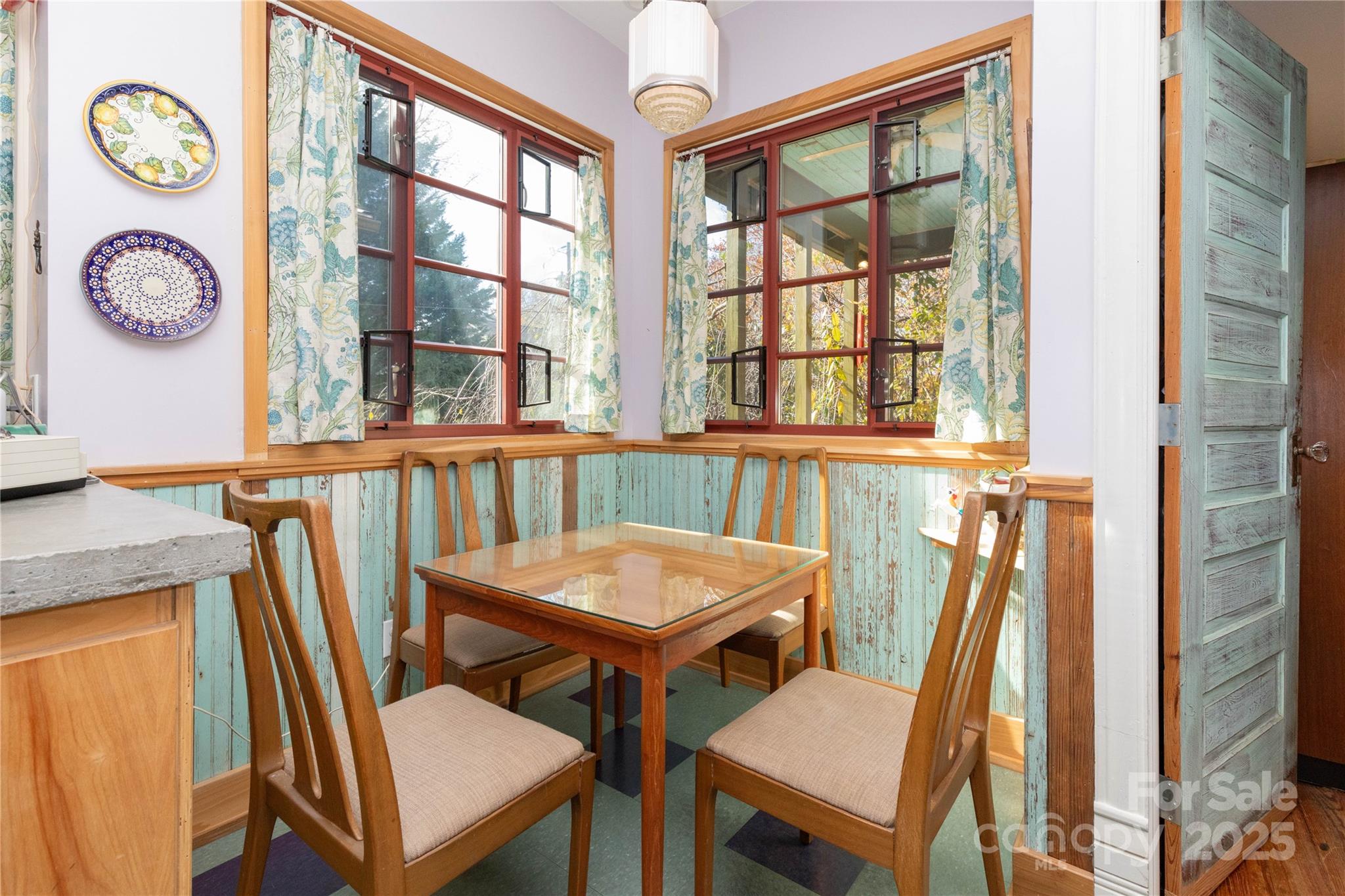297 Hillside Street Property Photo 10