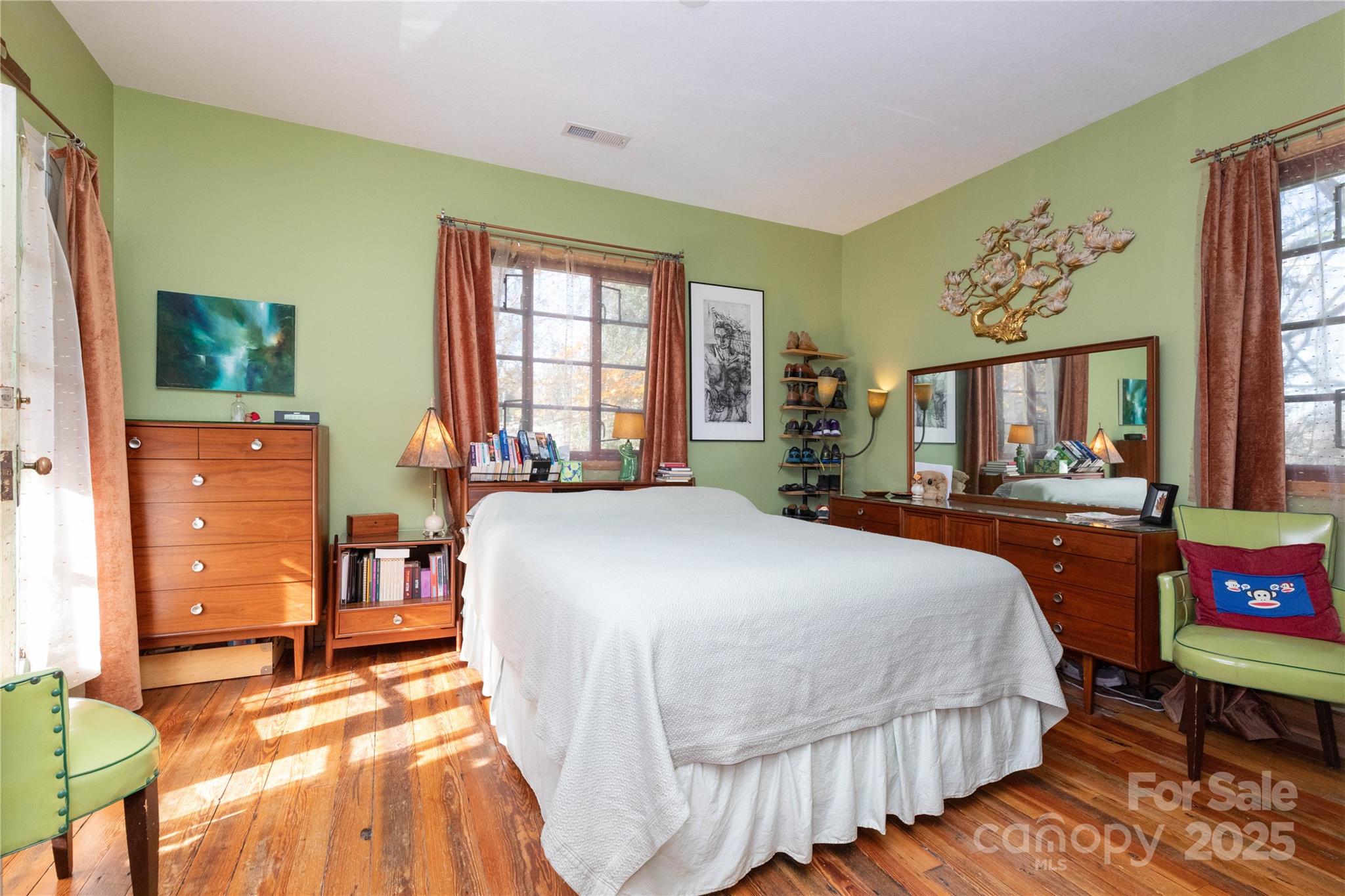 297 Hillside Street Property Photo 15