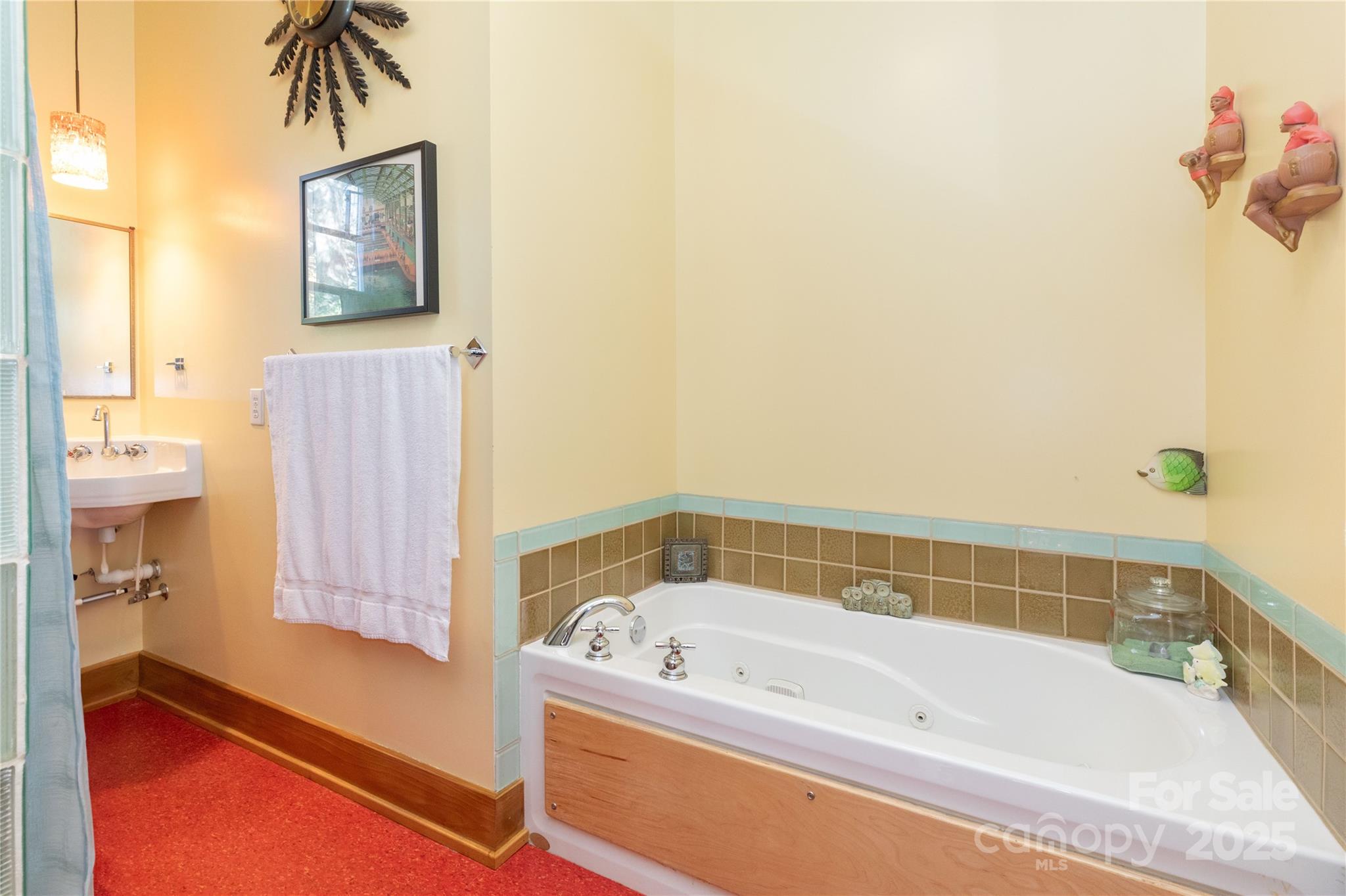 297 Hillside Street Property Photo 17