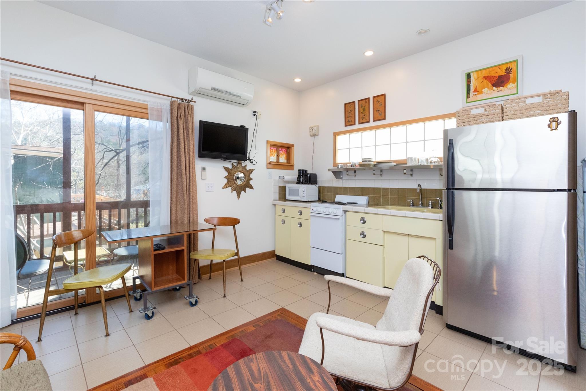 297 Hillside Street Property Photo 23