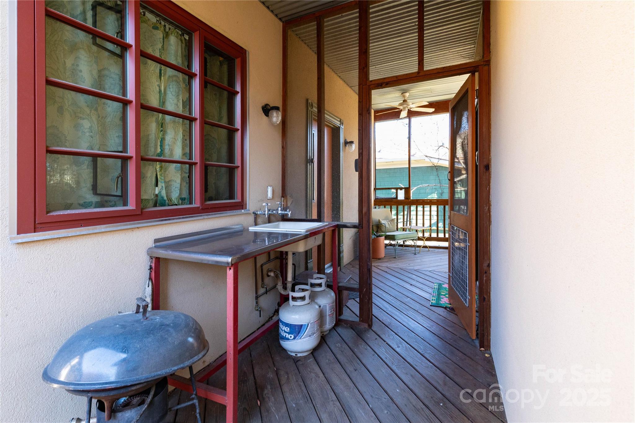 297 Hillside Street Property Photo 27
