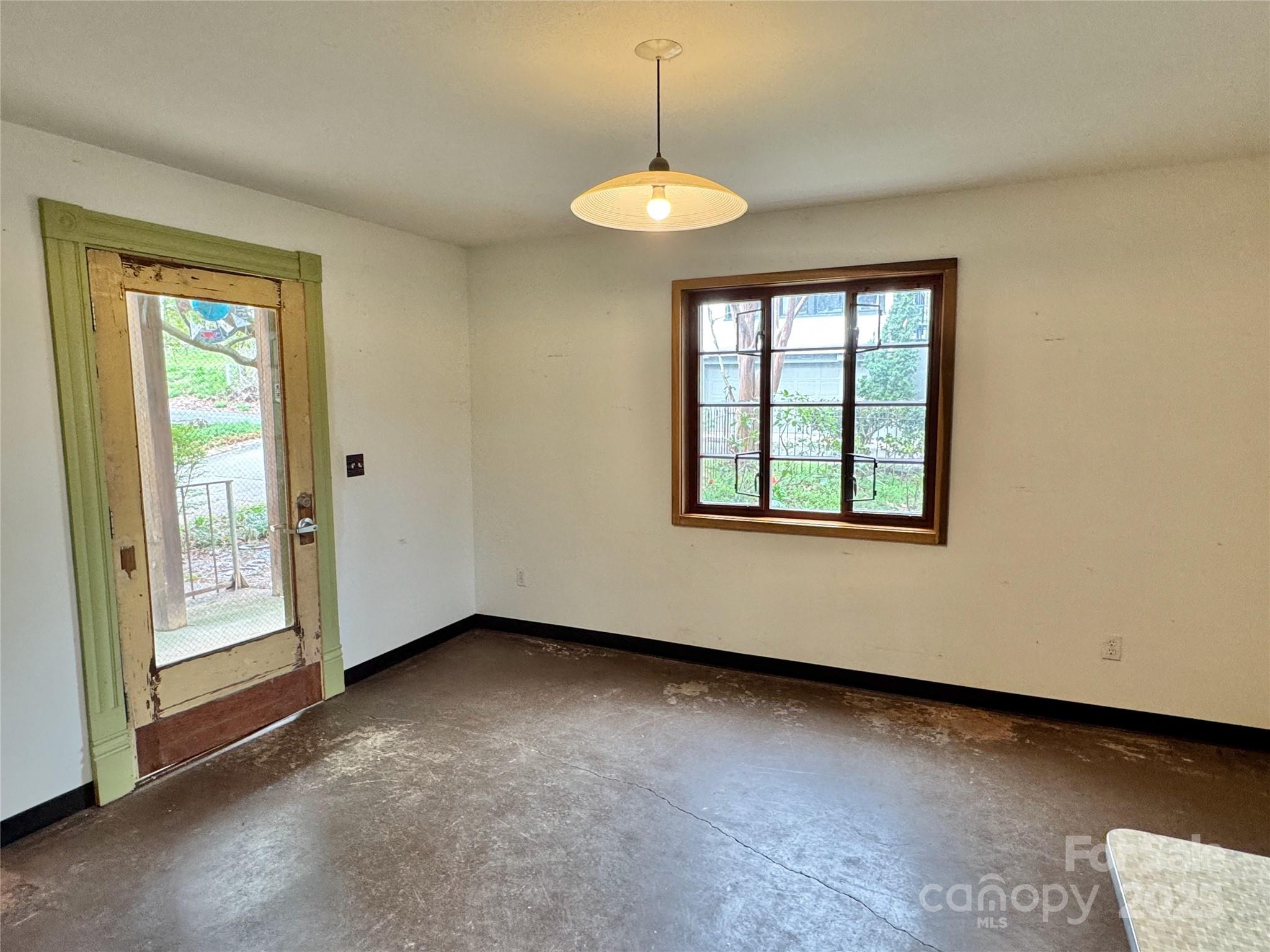 297 Hillside Street Property Photo 28
