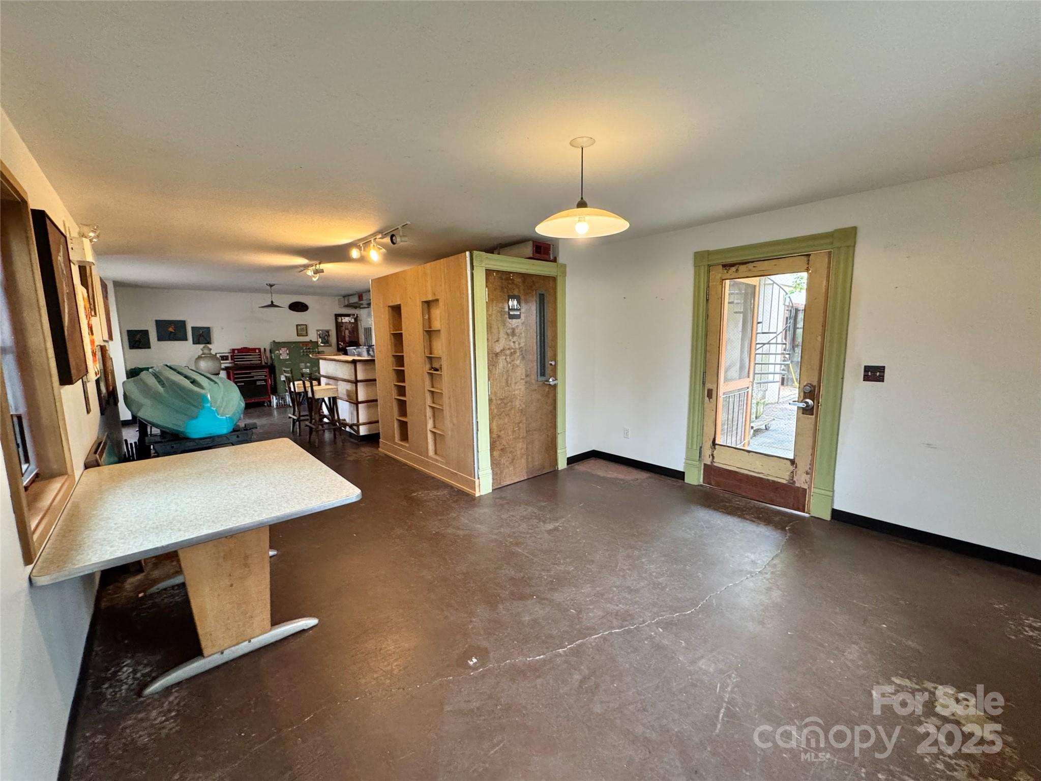 297 Hillside Street Property Photo 29