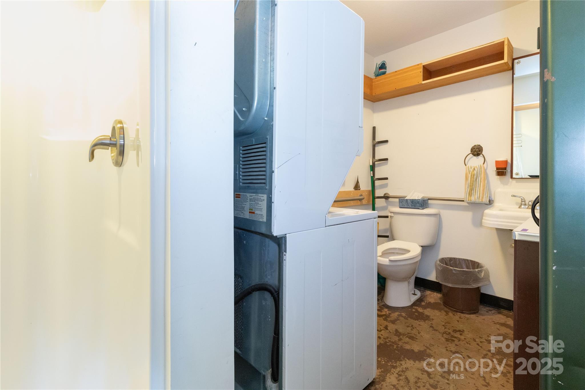 297 Hillside Street Property Photo 30