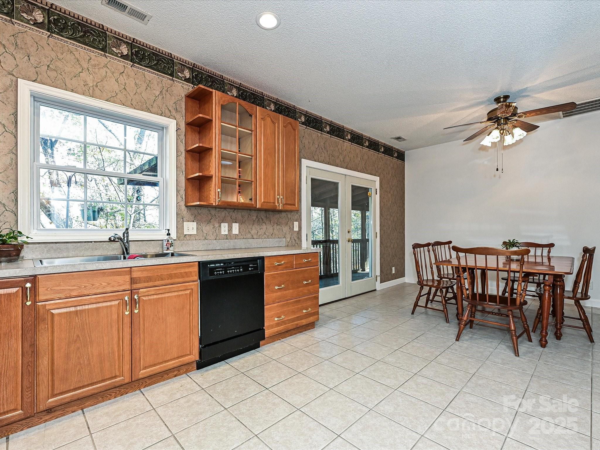 25040 Timberlake Drive Property Photo 13