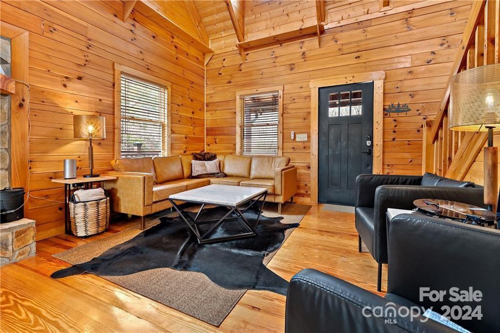 552 Lake Road Property Photo 4