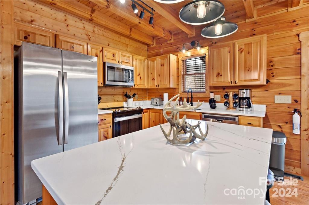 552 Lake Road Property Photo 8