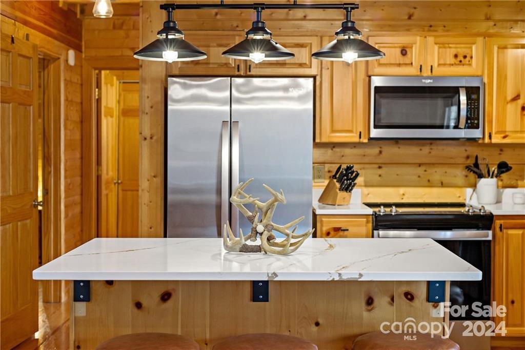 552 Lake Road Property Photo 9