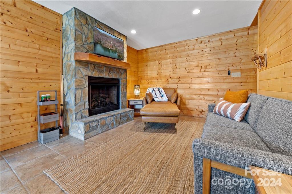 552 Lake Road Property Photo 27