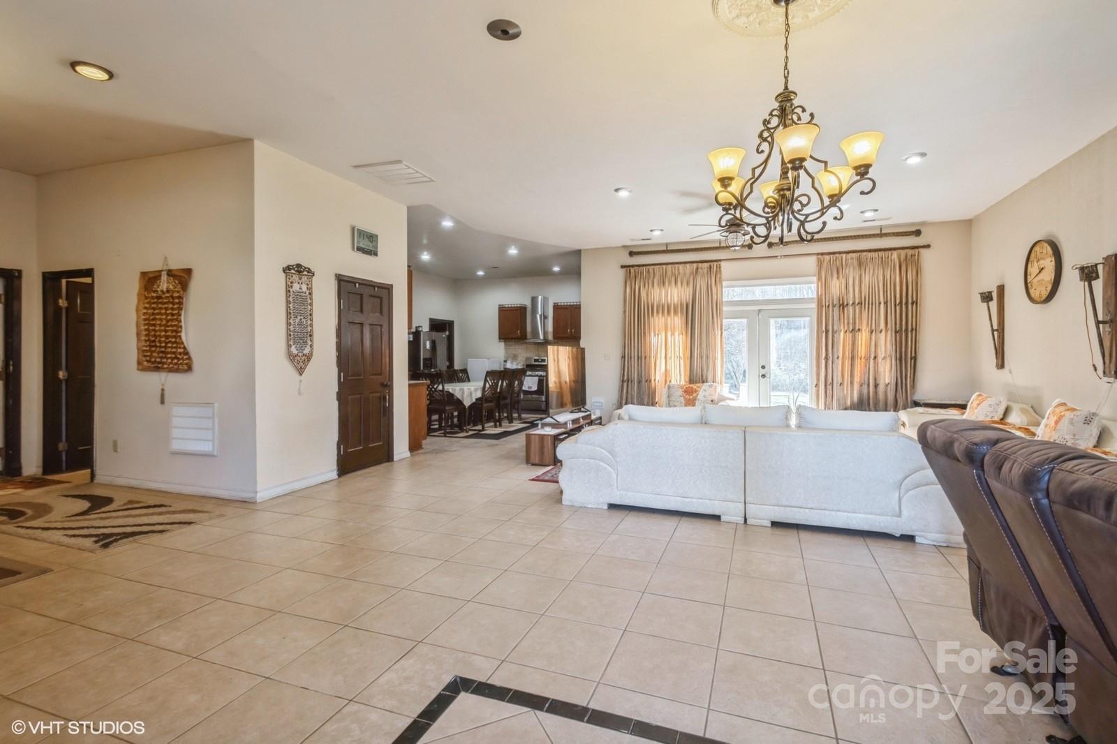 1808 Wilton Gate Drive Property Photo 4