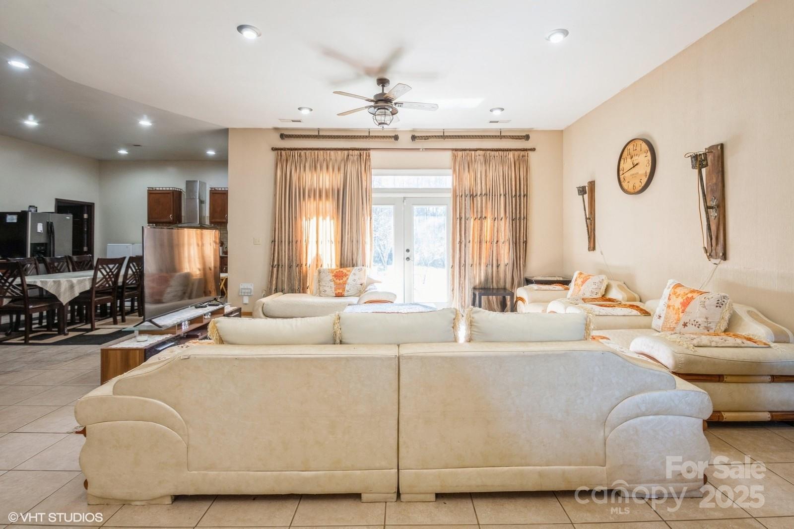 1808 Wilton Gate Drive Property Photo 6