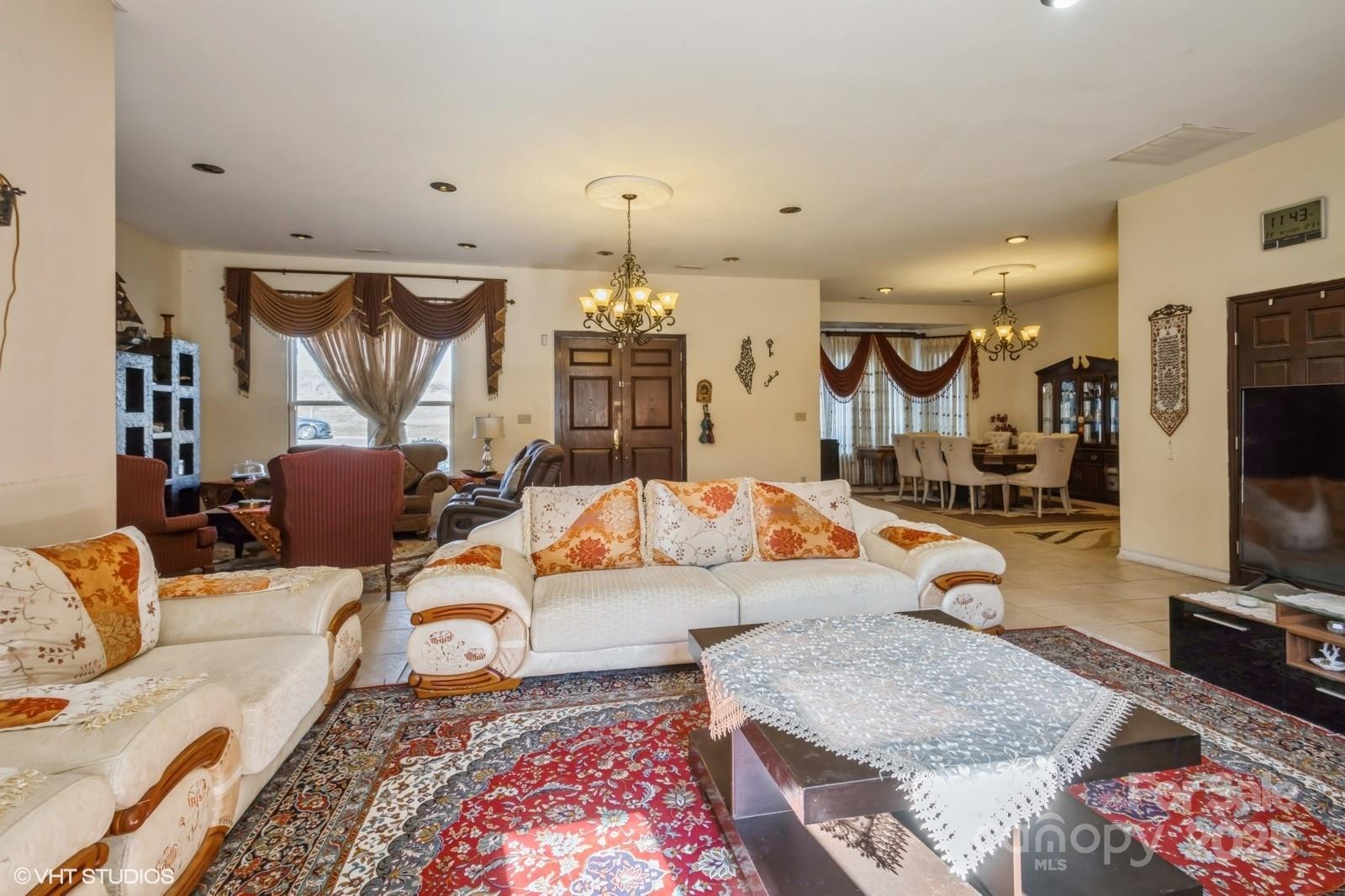 1808 Wilton Gate Drive Property Photo 7