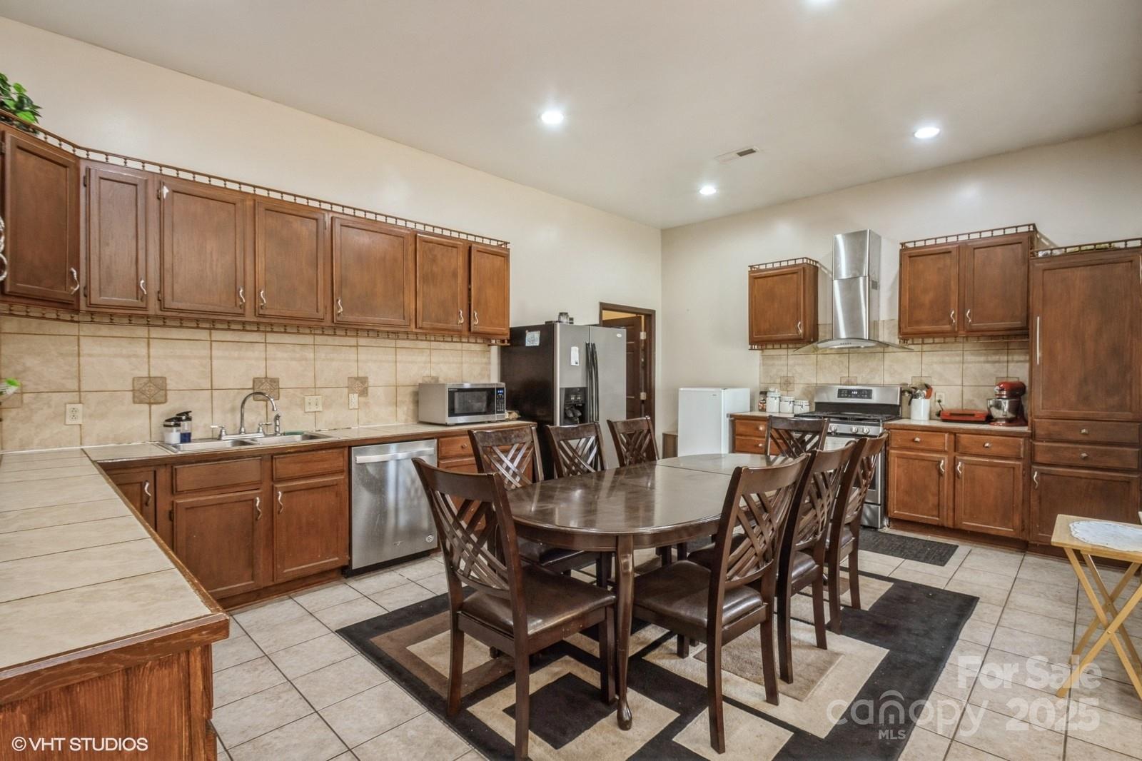 1808 Wilton Gate Drive Property Photo 8