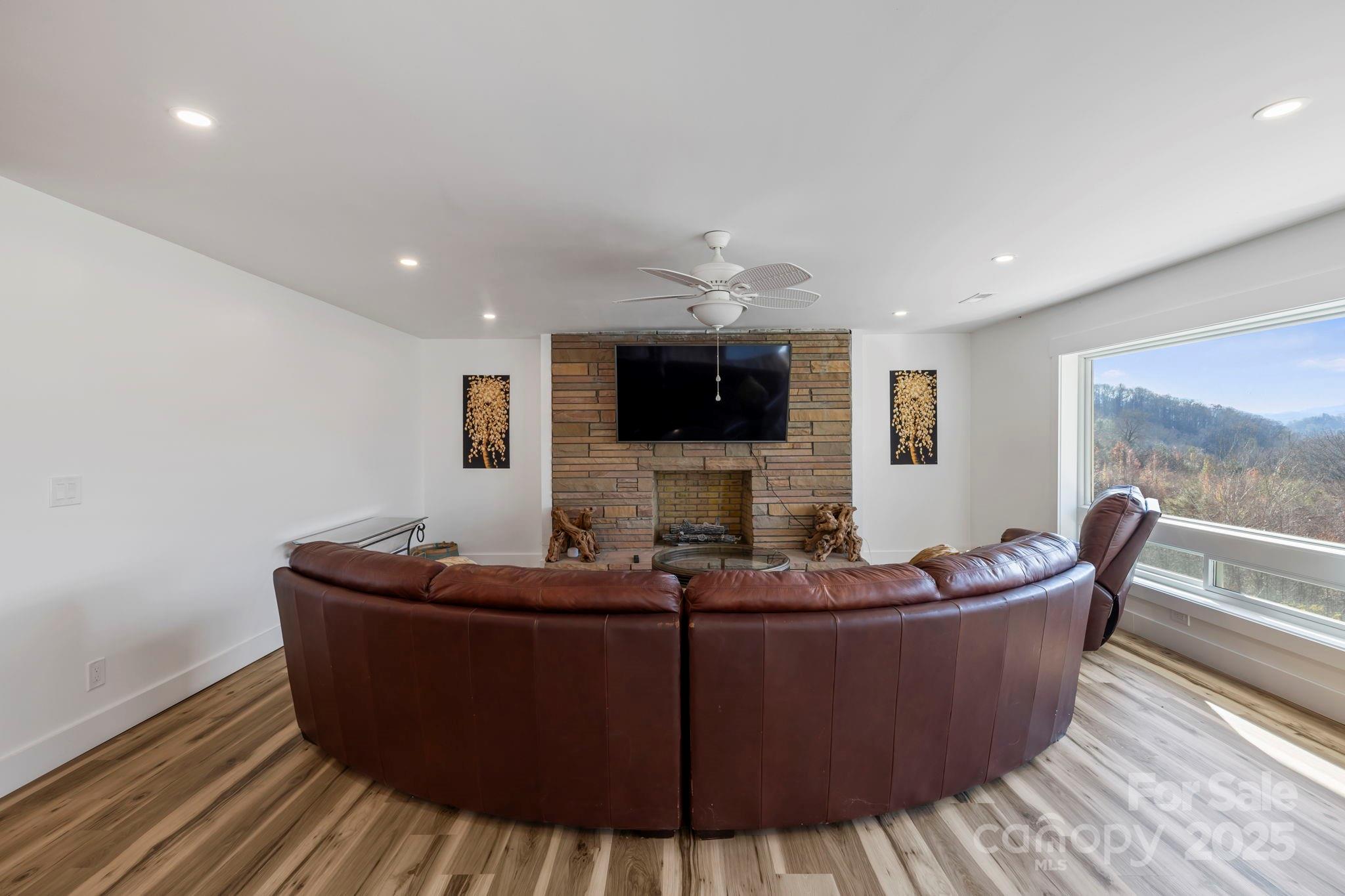 378 Monte Vista Drive Property Photo 6