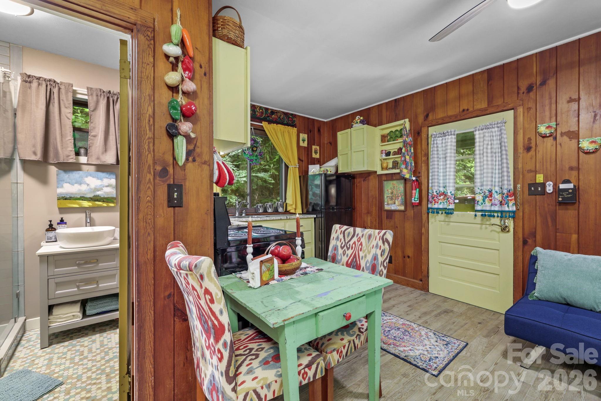 180 Valley Lane Property Photo 7
