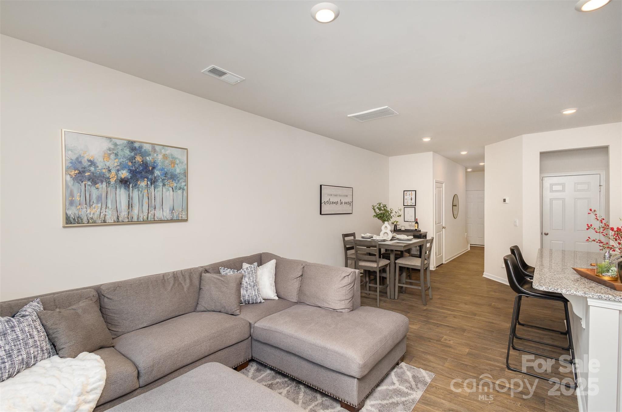 7109 N Mills Road Property Photo 2