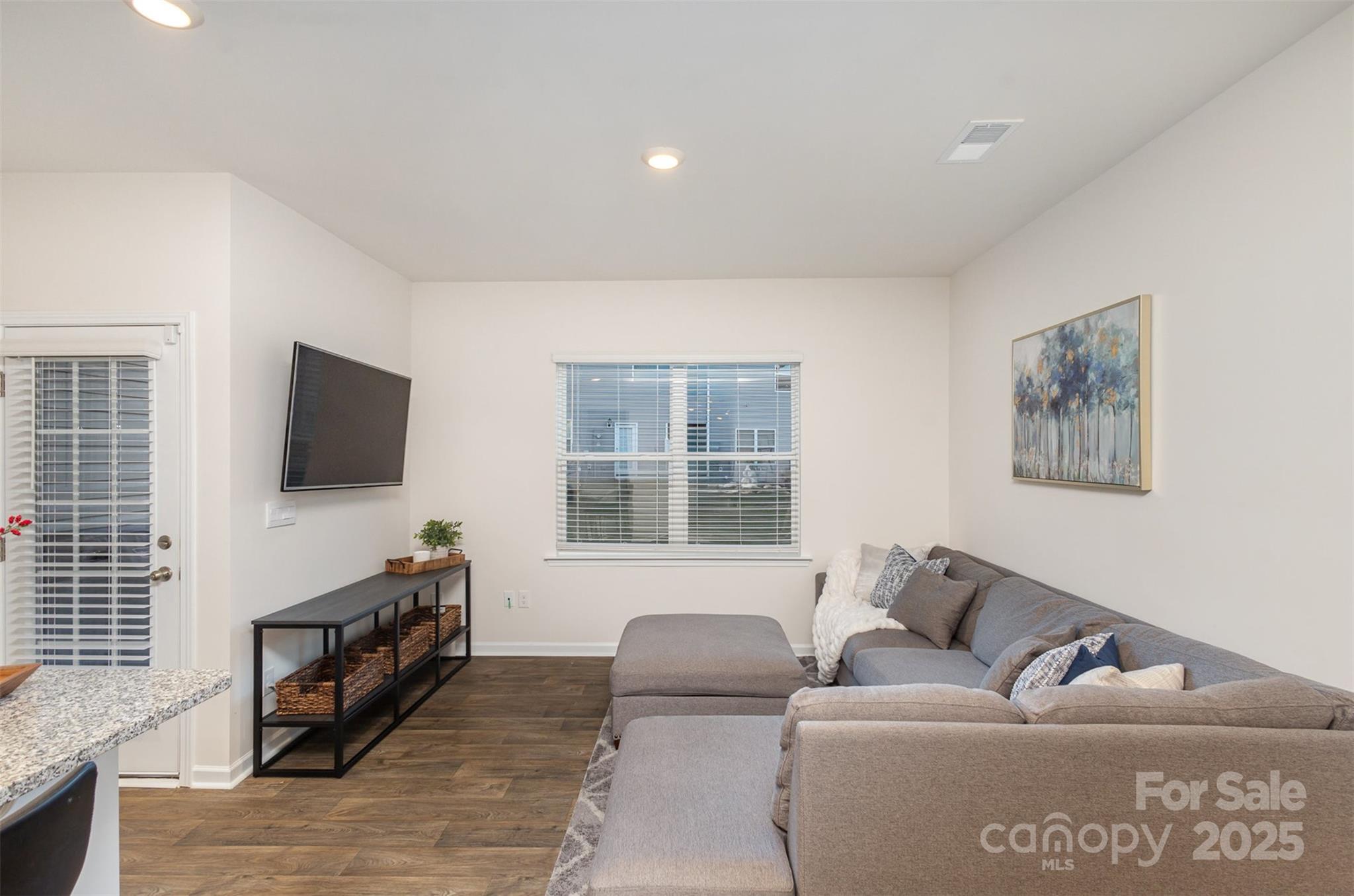 7109 N Mills Road Property Photo 3