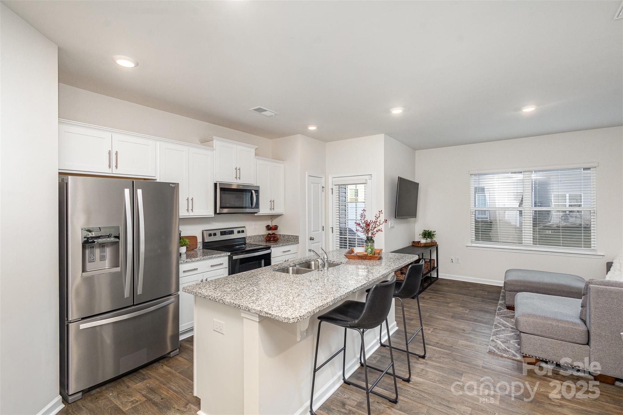 7109 N Mills Road Property Photo 6
