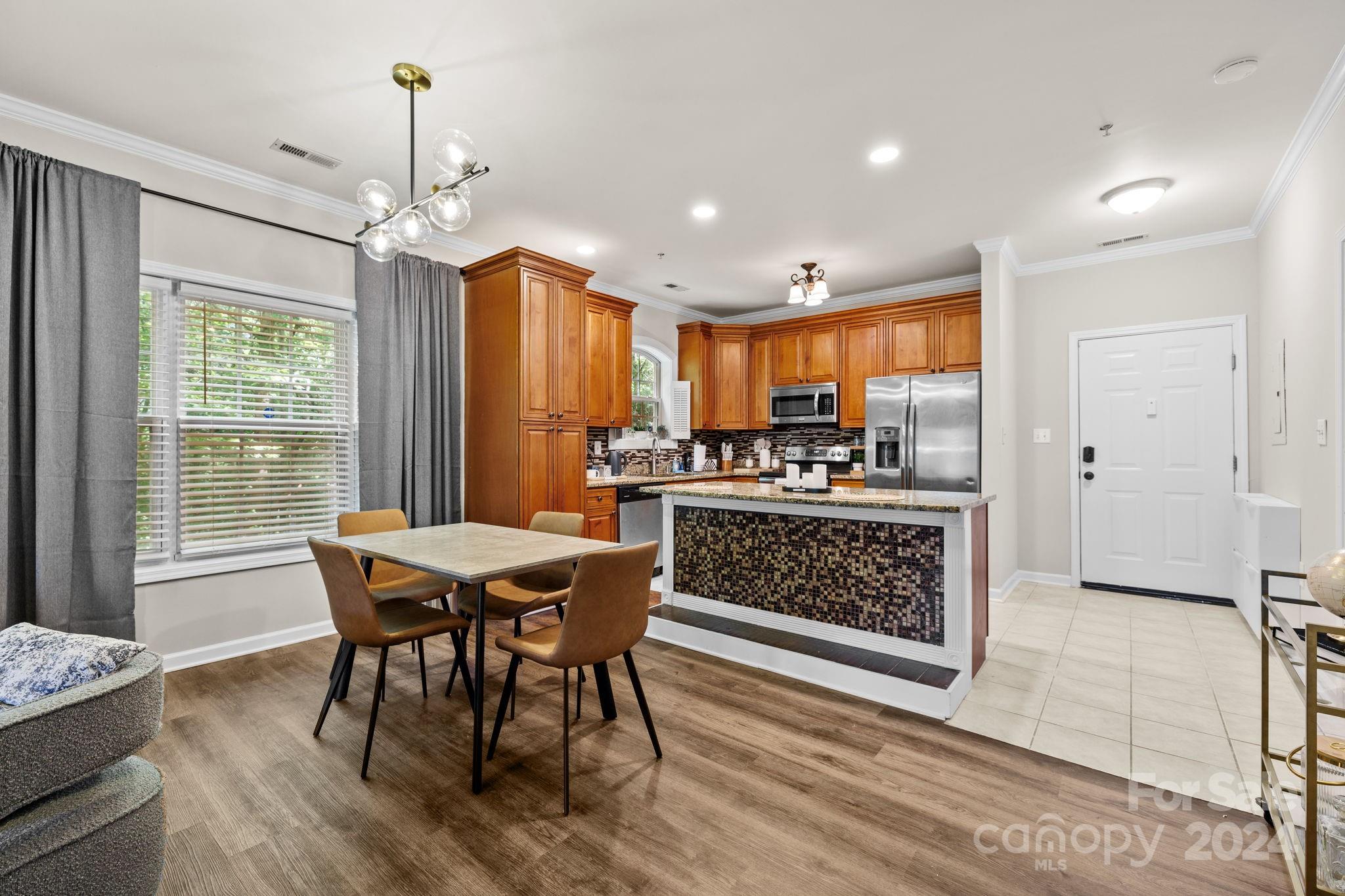 9317 Meadow Vista Road Property Photo 3