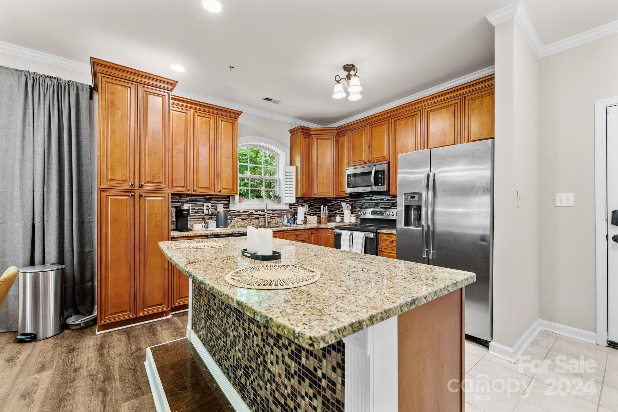 9317 Meadow Vista Road Property Photo 5