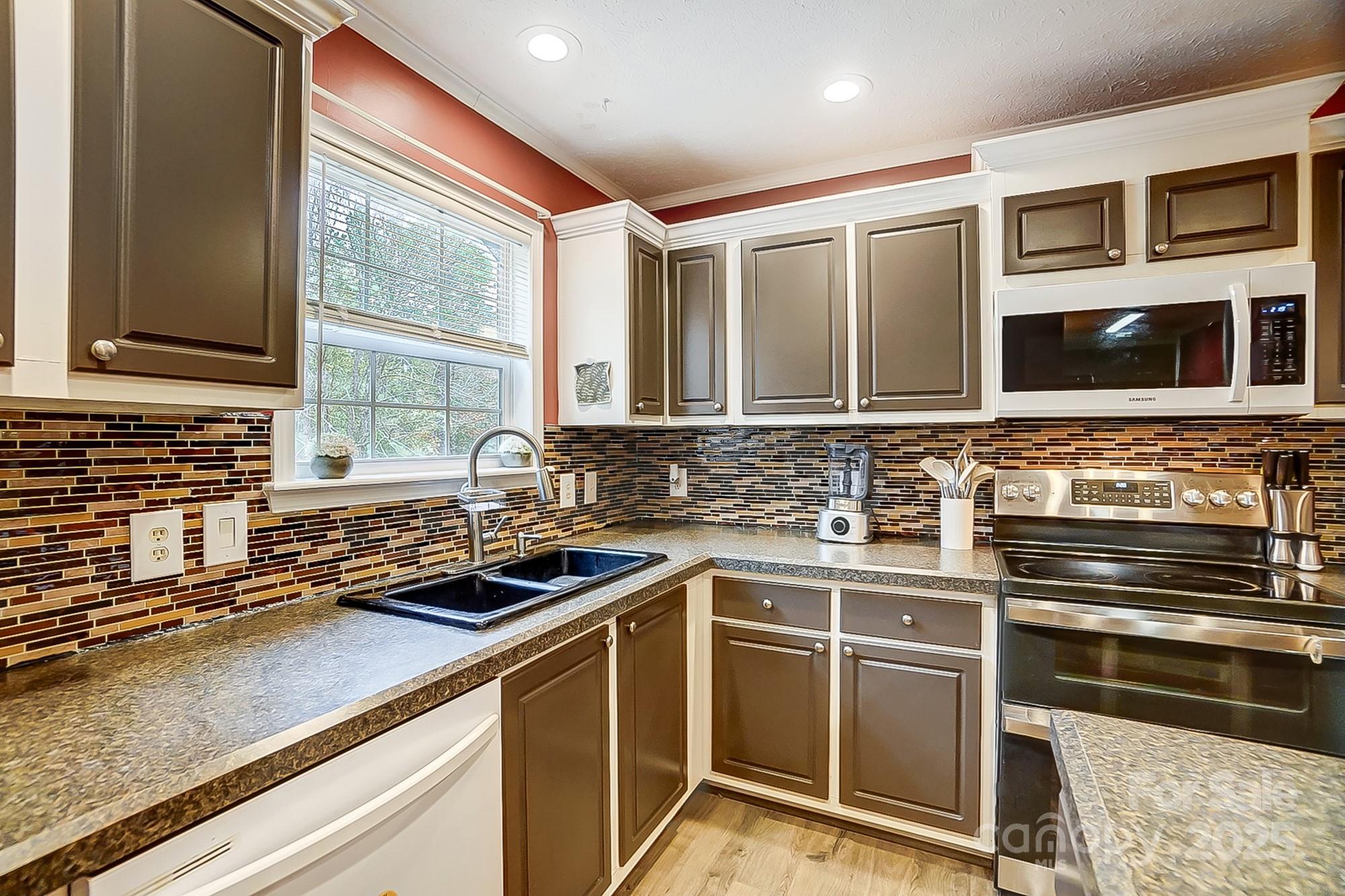4450 Dobys Bridge Road Property Photo 17