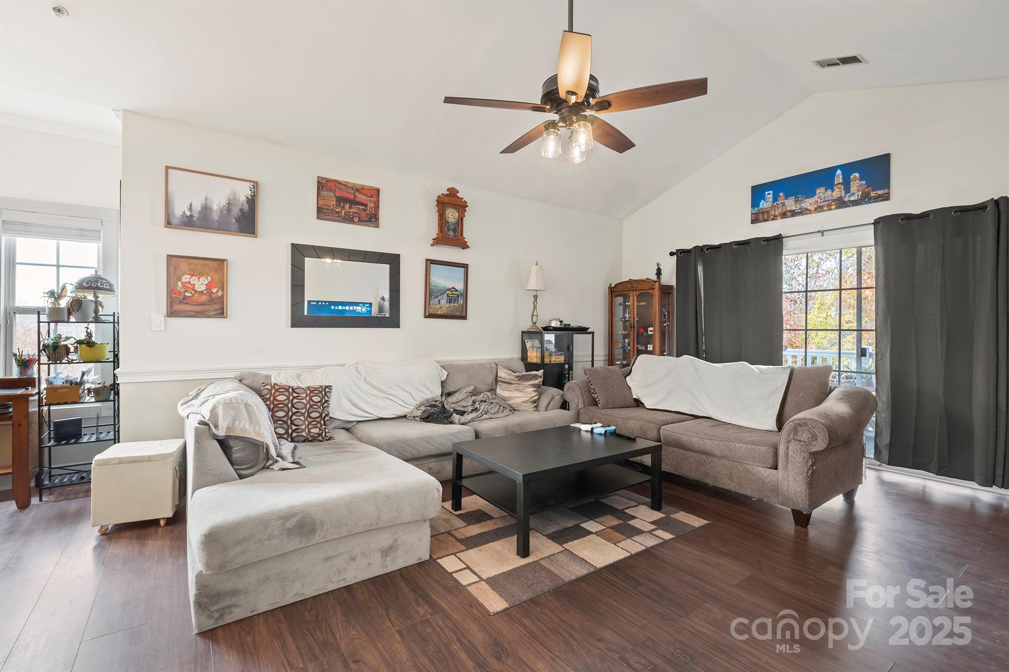 8931 Meadow Vista Road Property Photo 1