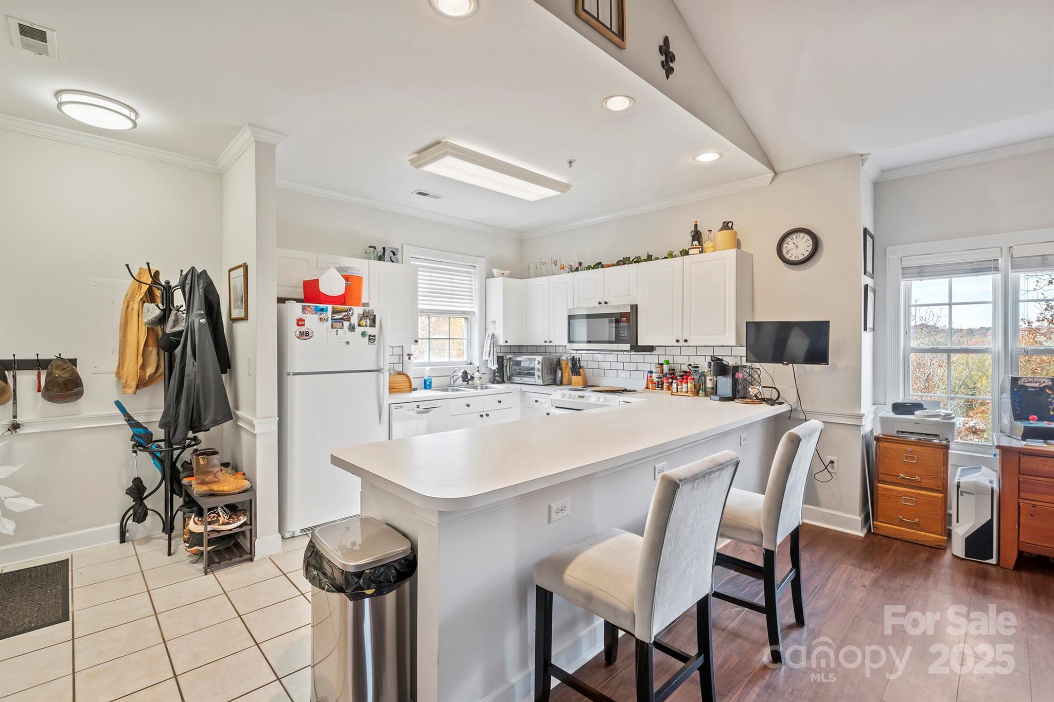 8931 Meadow Vista Road Property Photo 4