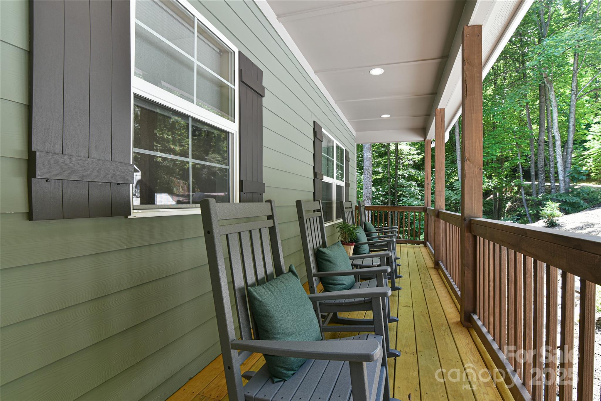 140 Atlantic Falls Trail Property Photo 3