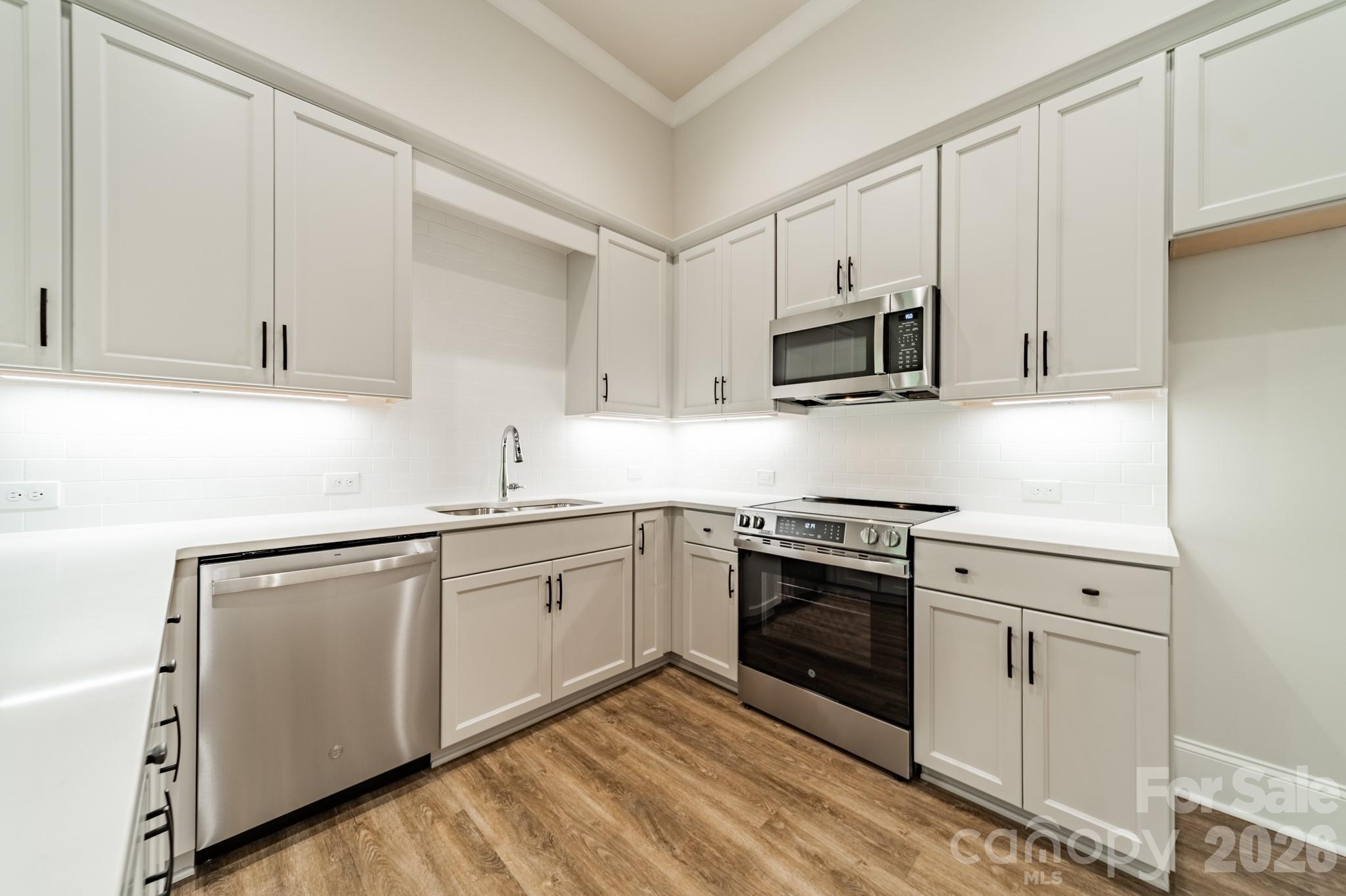 959 Tamary Way 29/30 Property Photo 37