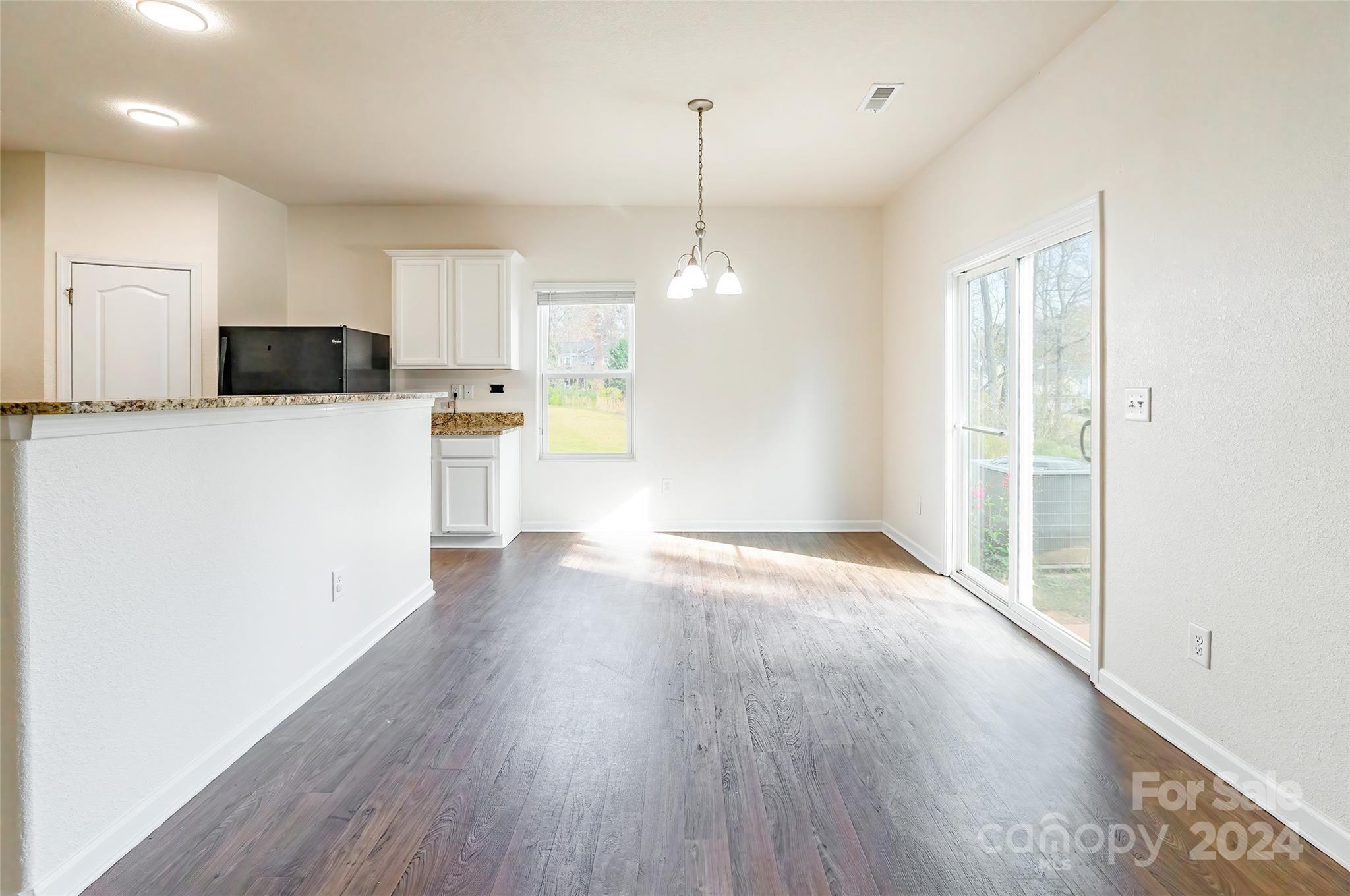 8127 Paw Club Drive Property Photo 14