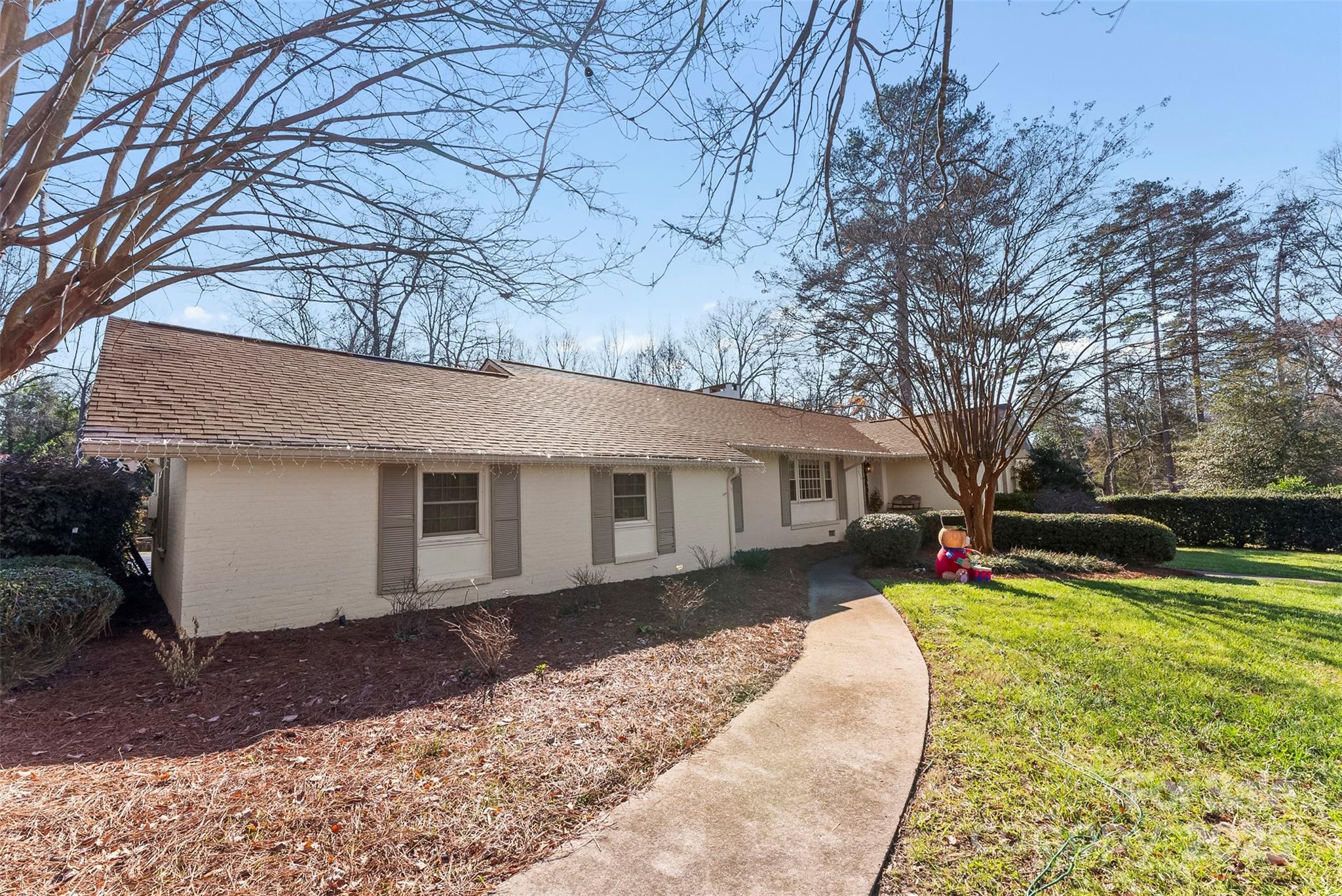 946 Scotch Drive Property Photo 3