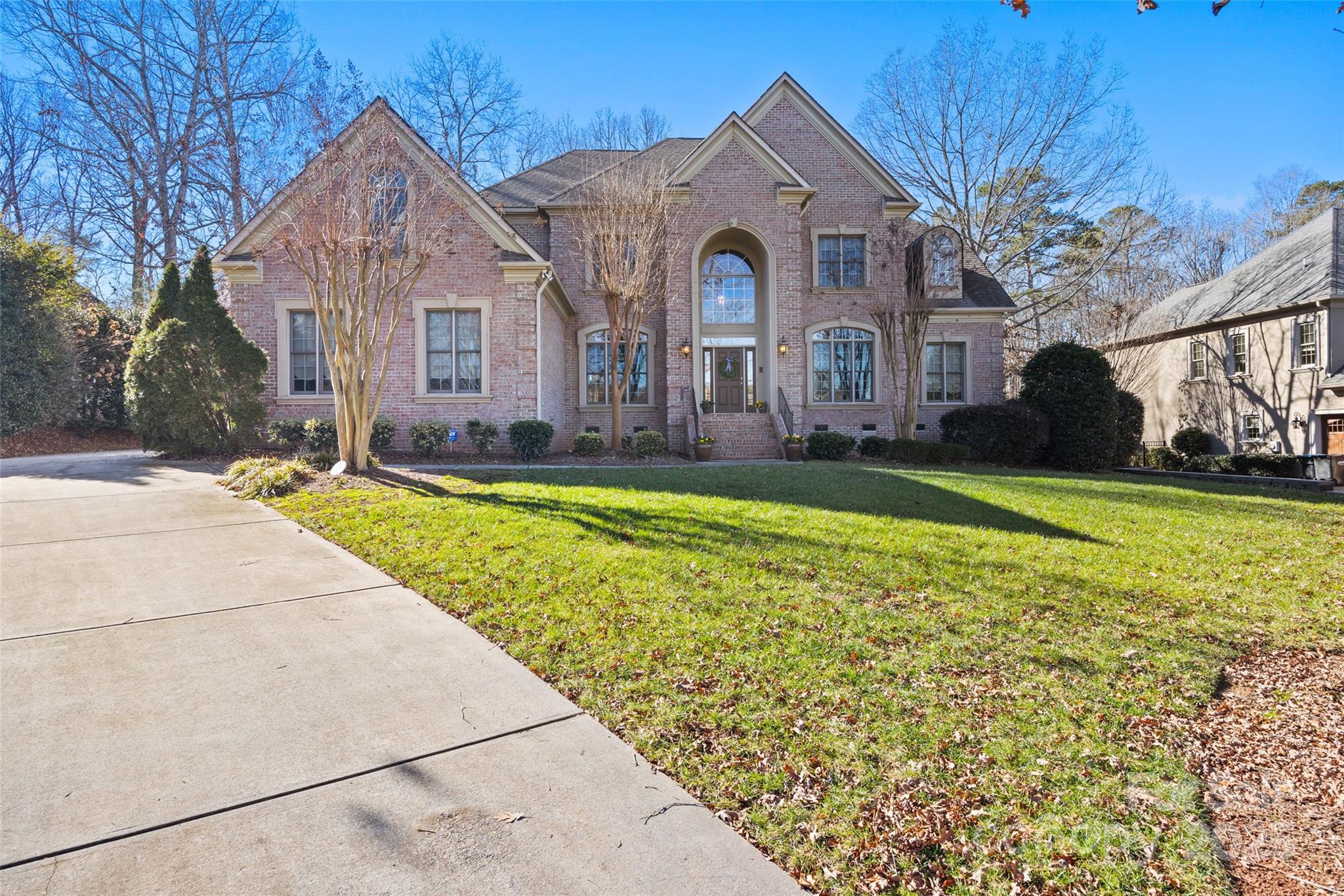 8221 Victoria Lake Drive Property Photo