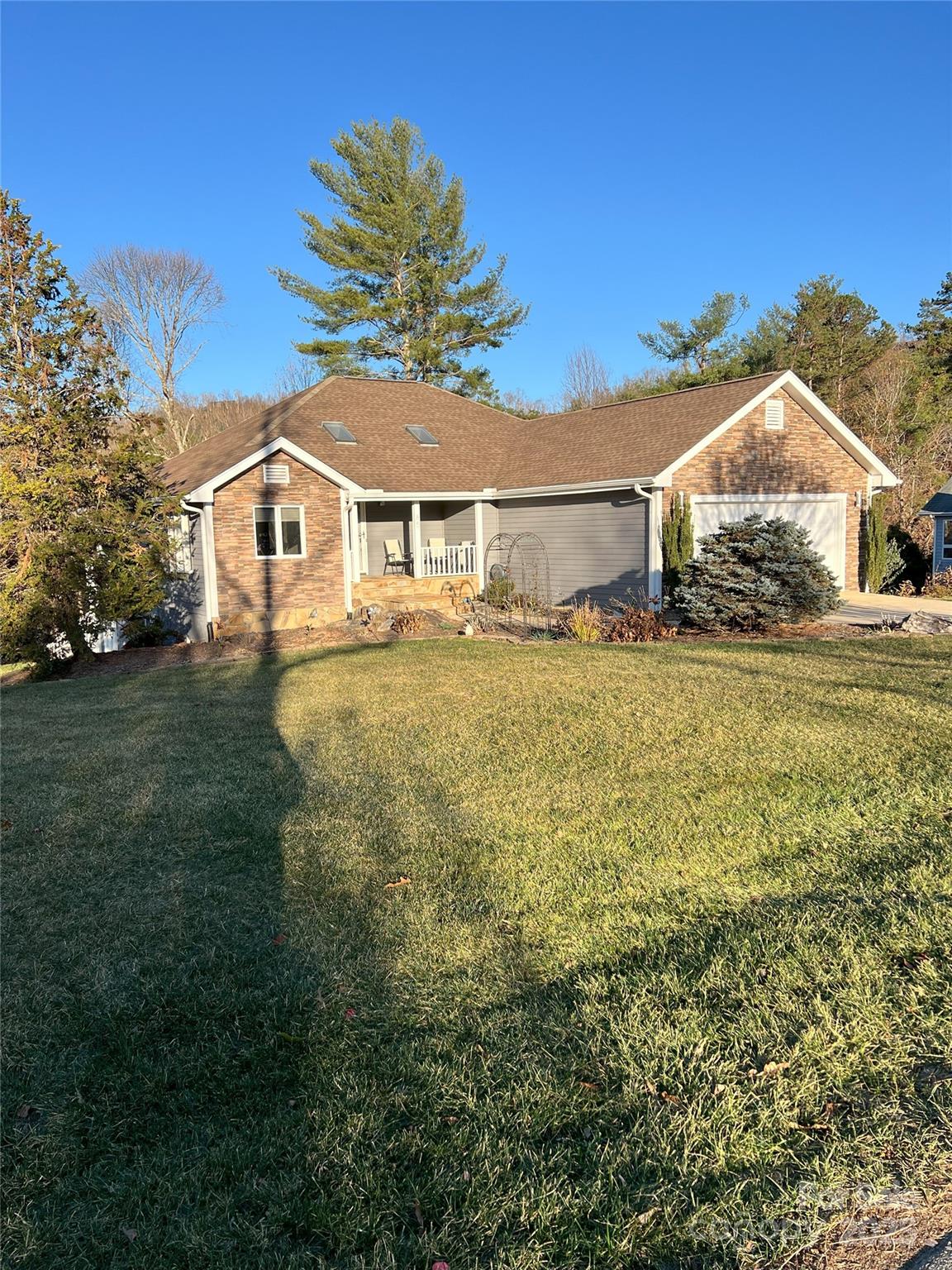 85 Hillcrest Drive Property Photo 1