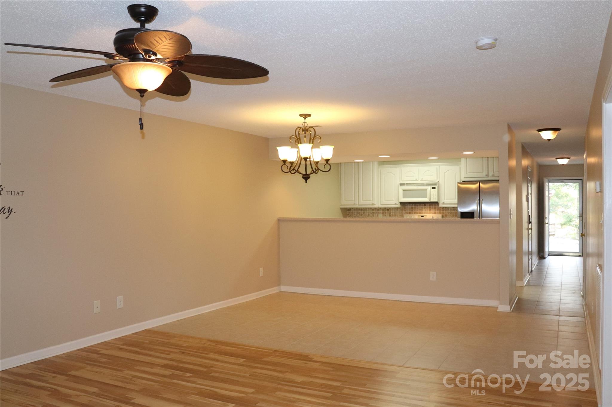 194 E Jay Drive Unit #3 Property Photo 17