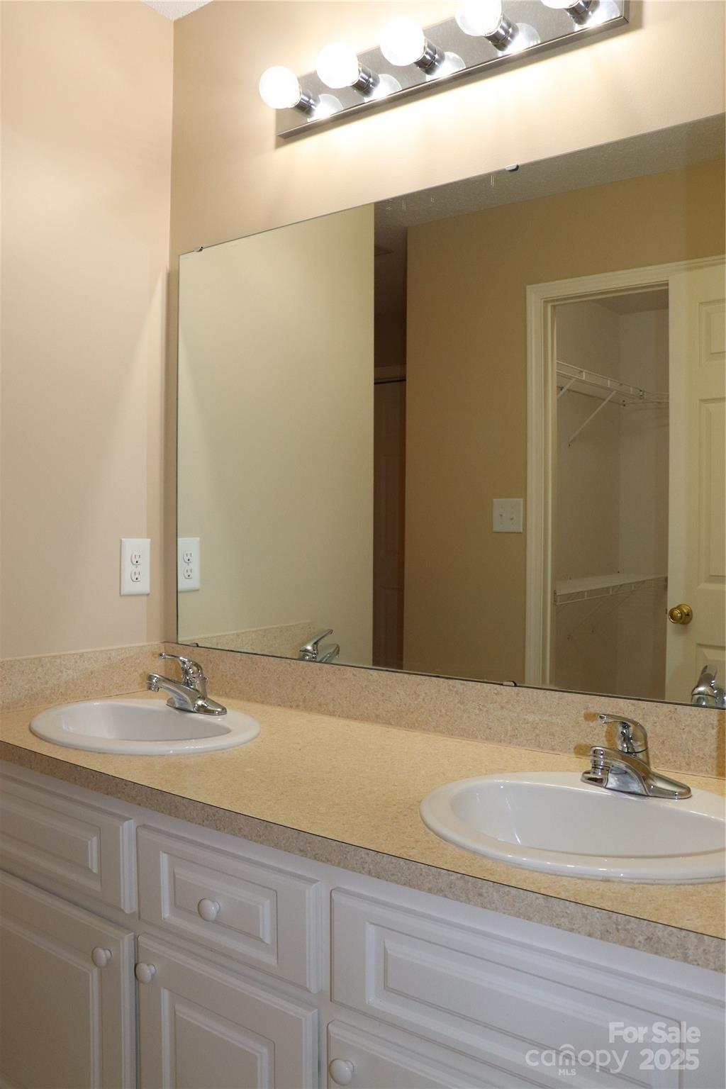 194 E Jay Drive Unit #3 Property Photo 30