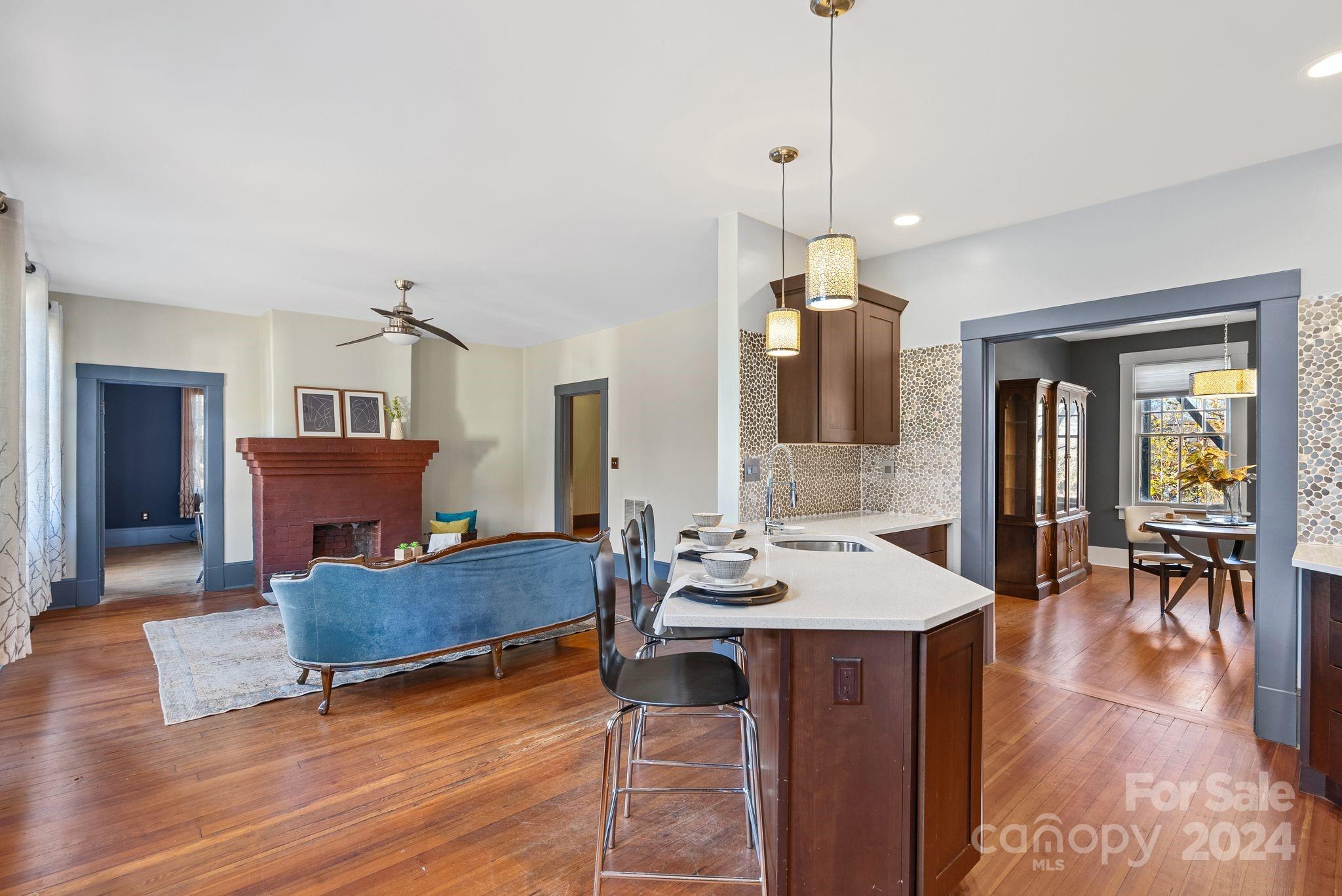 11 Cullowhee Street Property Photo 2