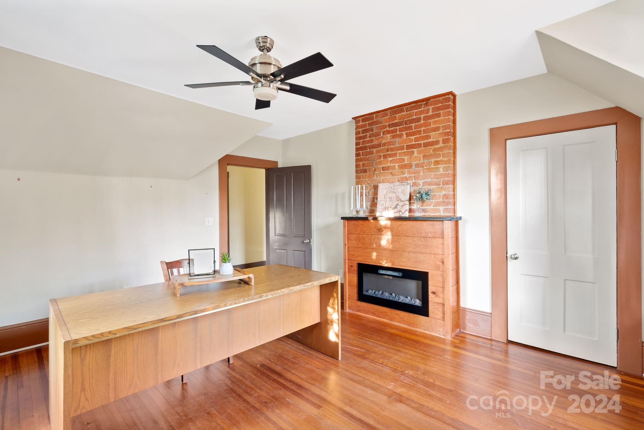 11 Cullowhee Street Property Photo 23