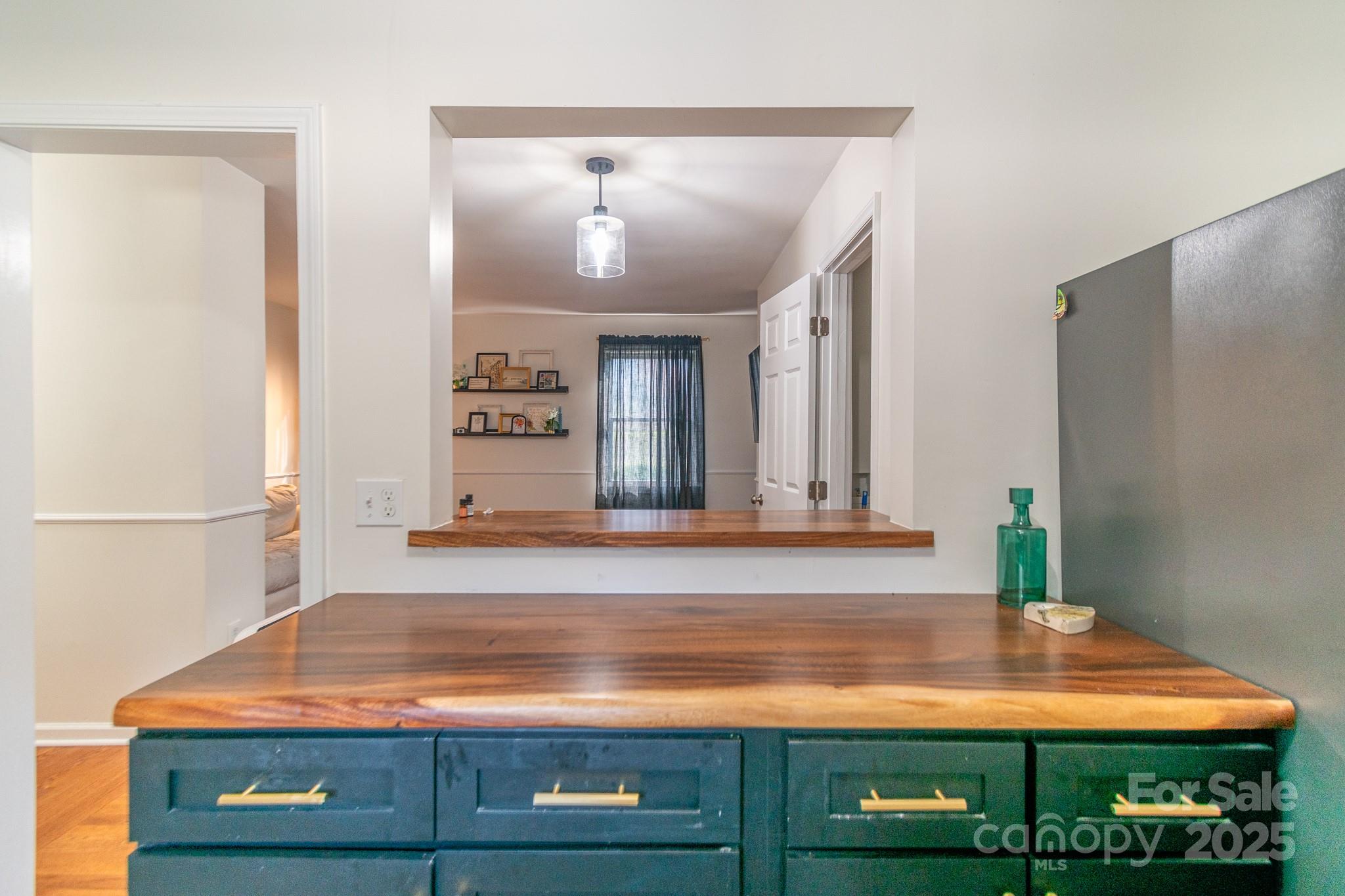 405 Wakefield Drive B Property Photo 7