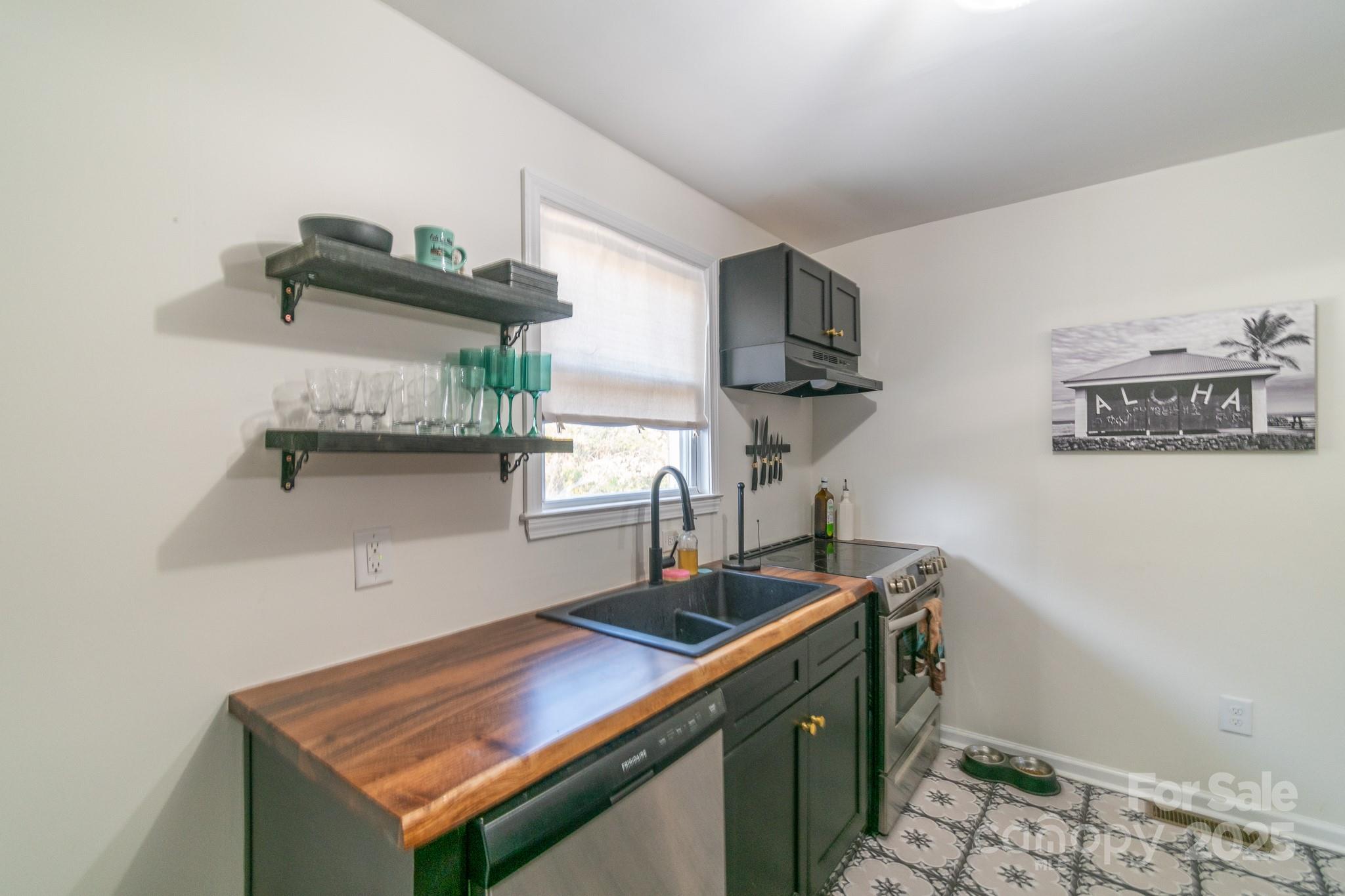 405 Wakefield Drive B Property Photo 10