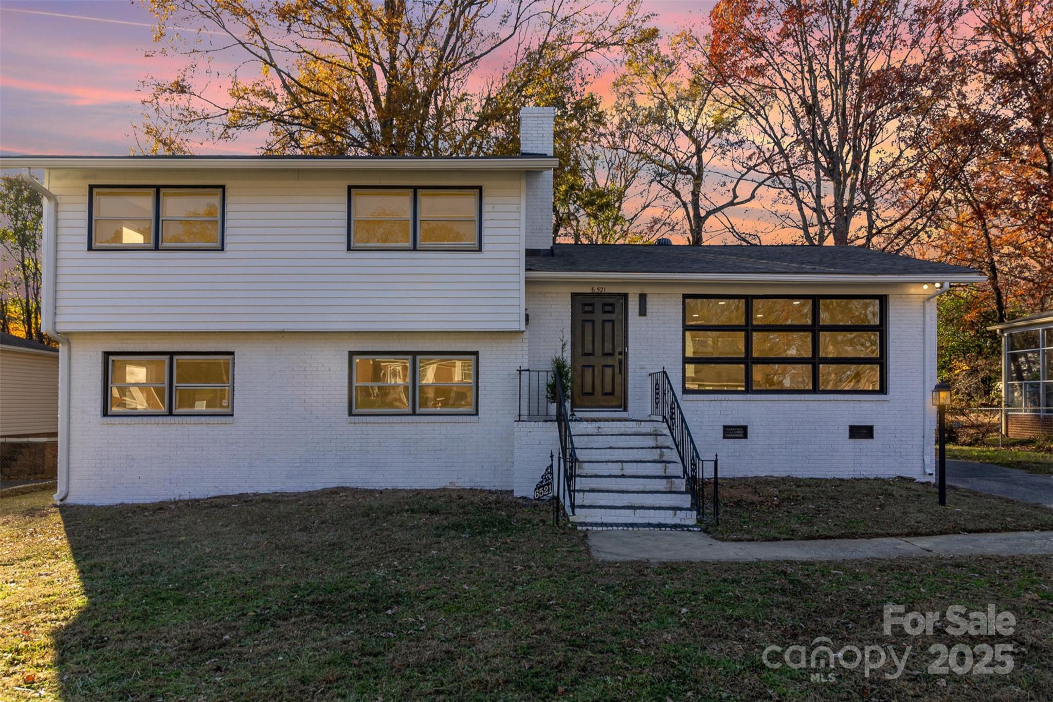 6521 Heatherbrook Avenue Property Photo 2