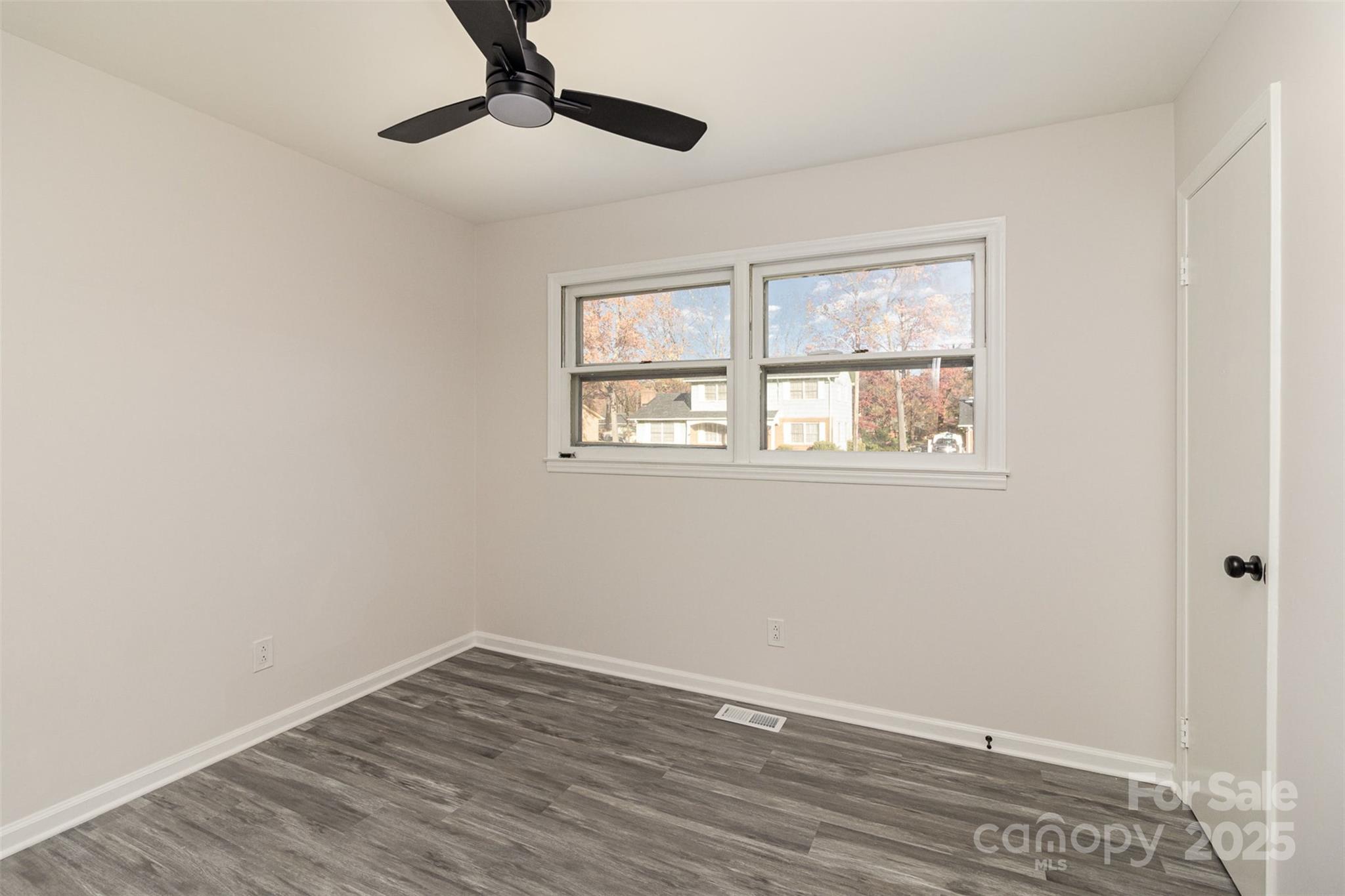 6521 Heatherbrook Avenue Property Photo 16