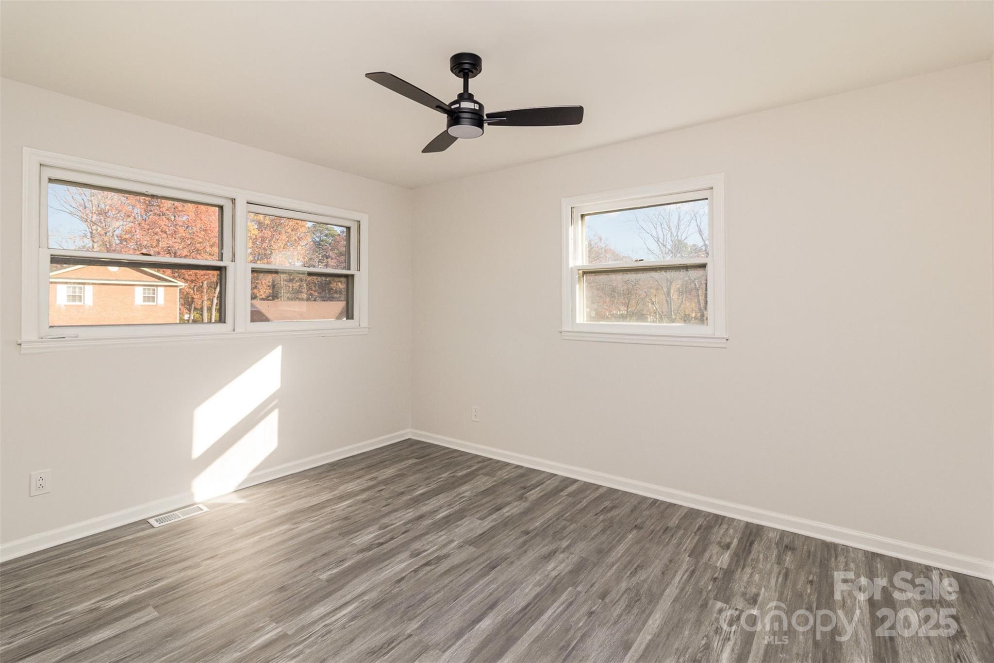 6521 Heatherbrook Avenue Property Photo 18