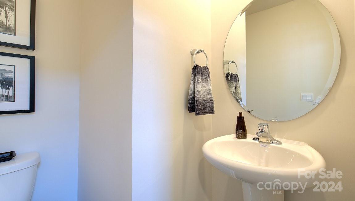 136 Ashelyn Park Drive Property Photo 17